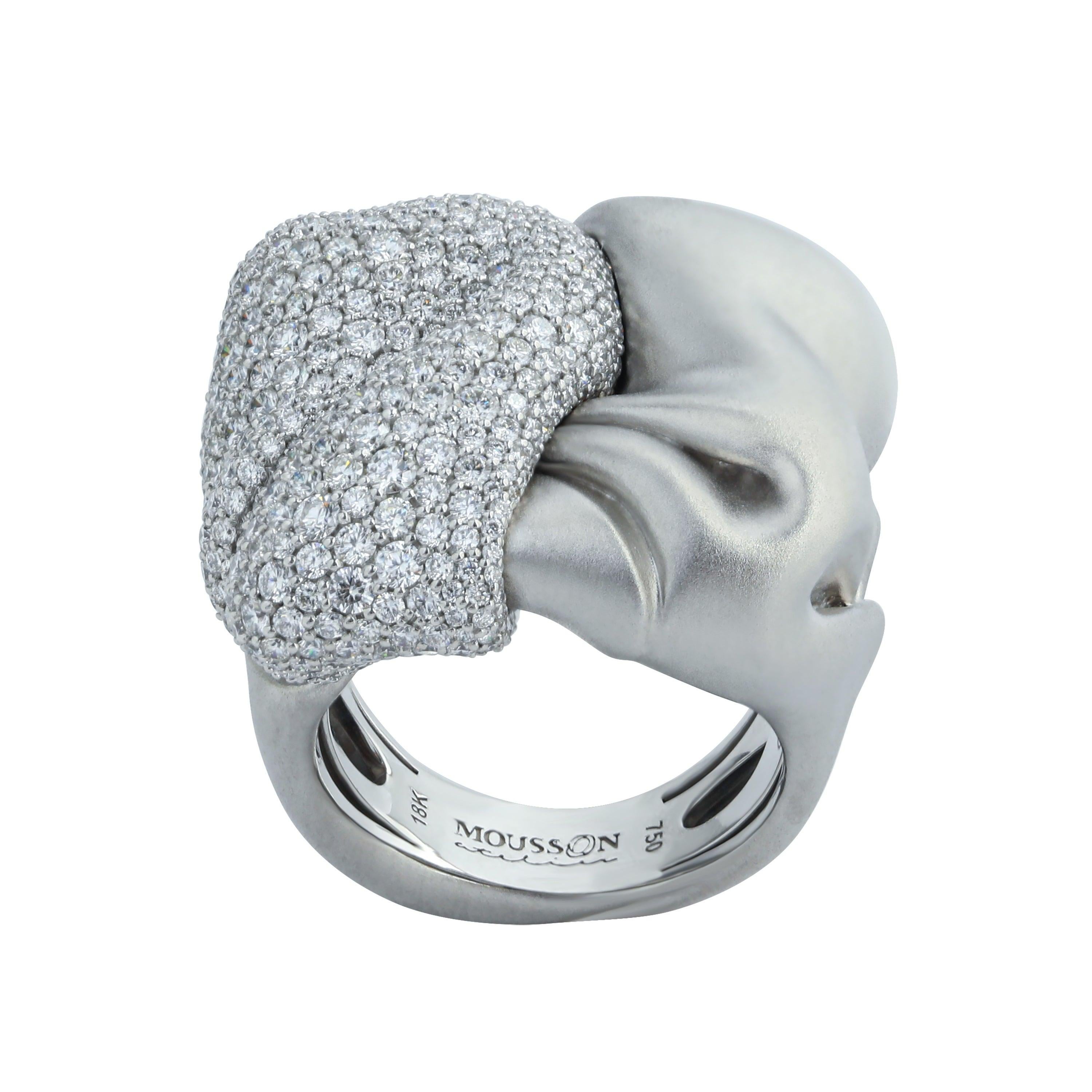 For Sale:  Diamonds 18 Karat White Gold Ring 2