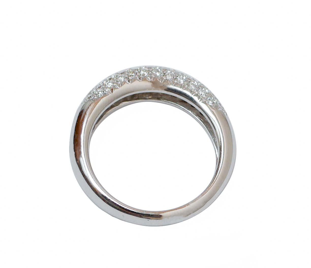 Modern Diamonds, 18 Karat White Gold Ring. For Sale