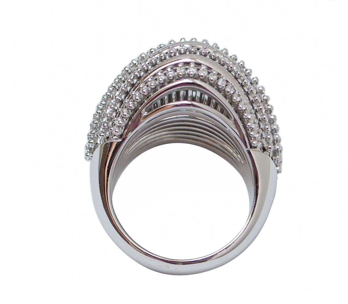 Moderno Diamanti, Anello in oro bianco 18 carati. in vendita