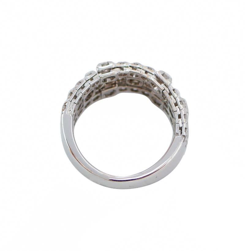 Moderno Diamanti, Anello in oro bianco 18 carati.