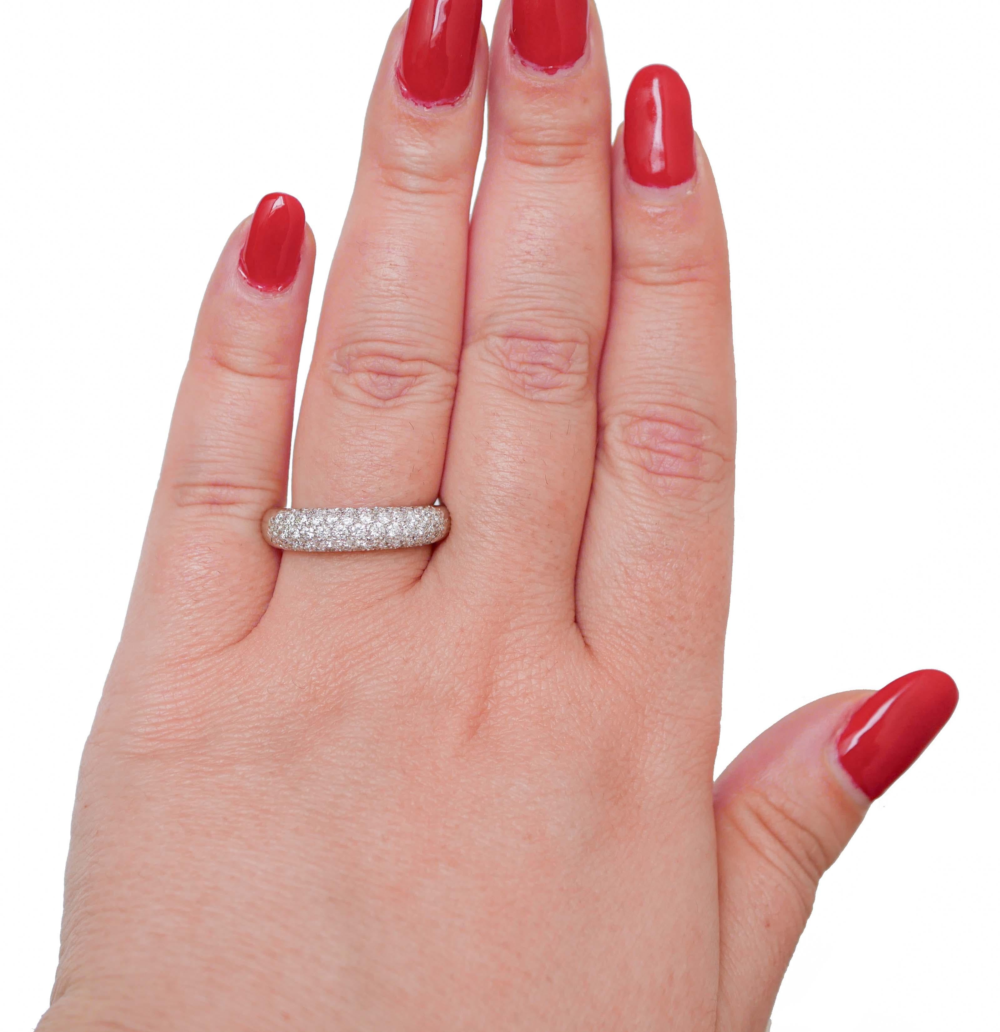 Brilliant Cut Diamonds, 18 Karat White Gold Ring. For Sale