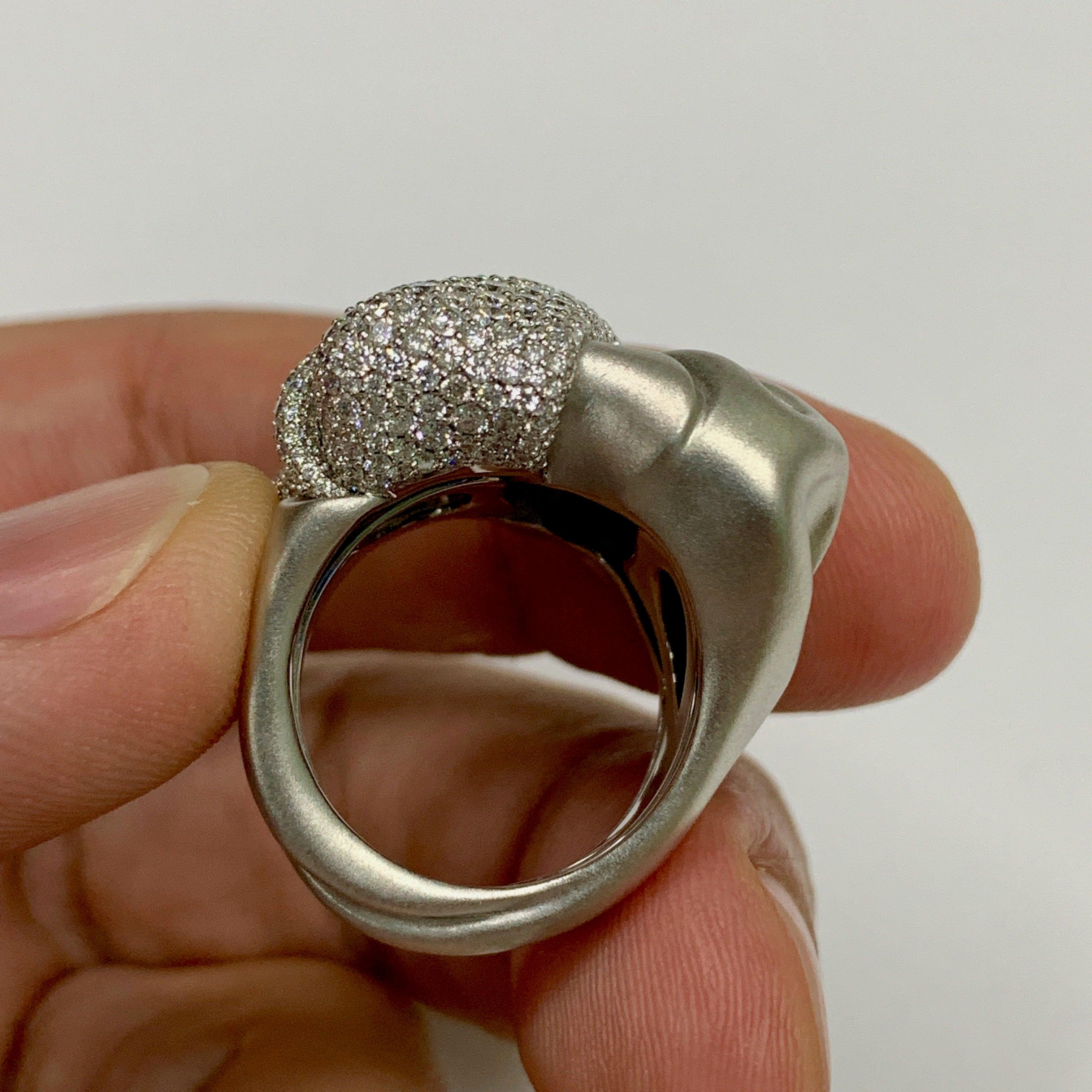 For Sale:  Diamonds 18 Karat White Gold Ring 5