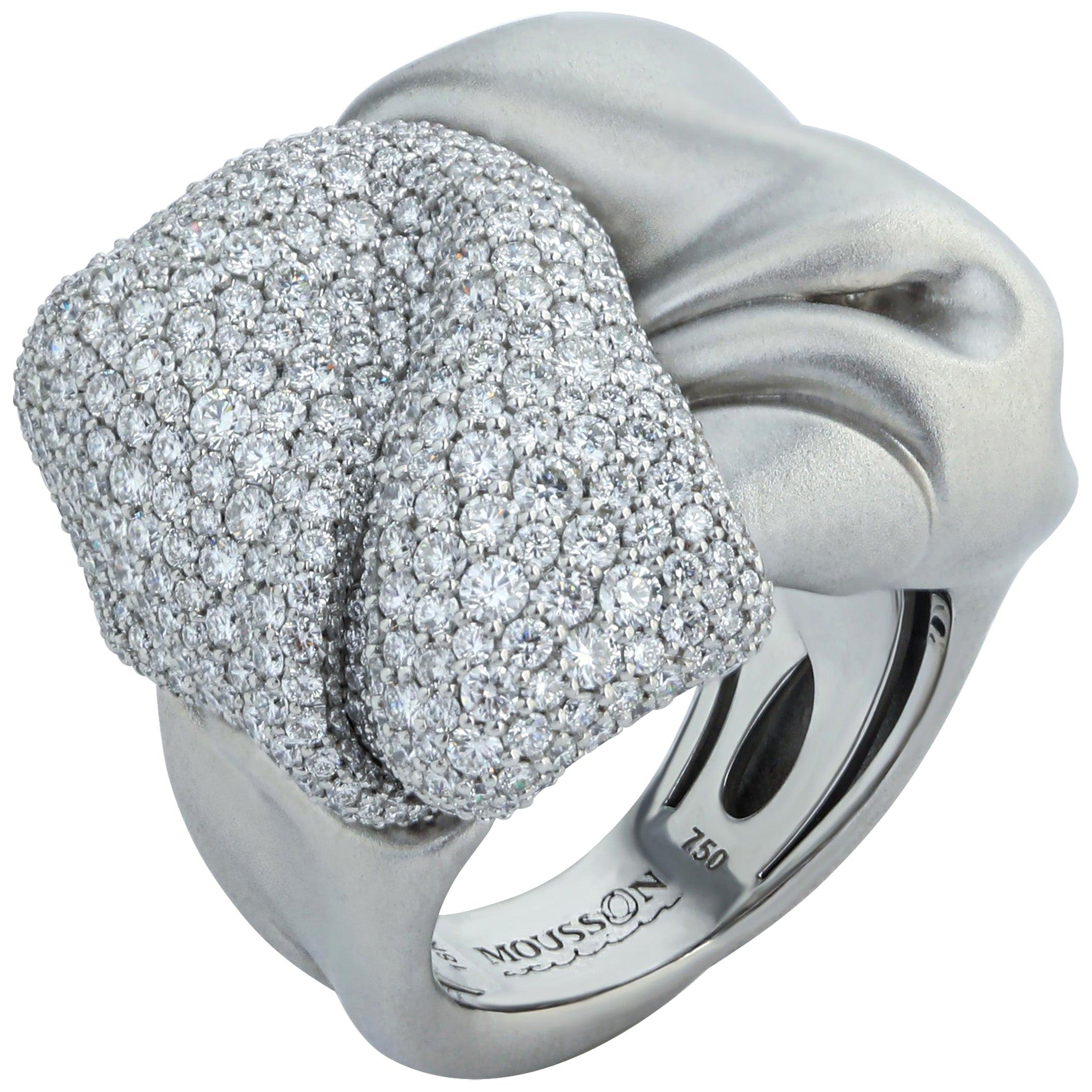 For Sale:  Diamonds 18 Karat White Gold Ring