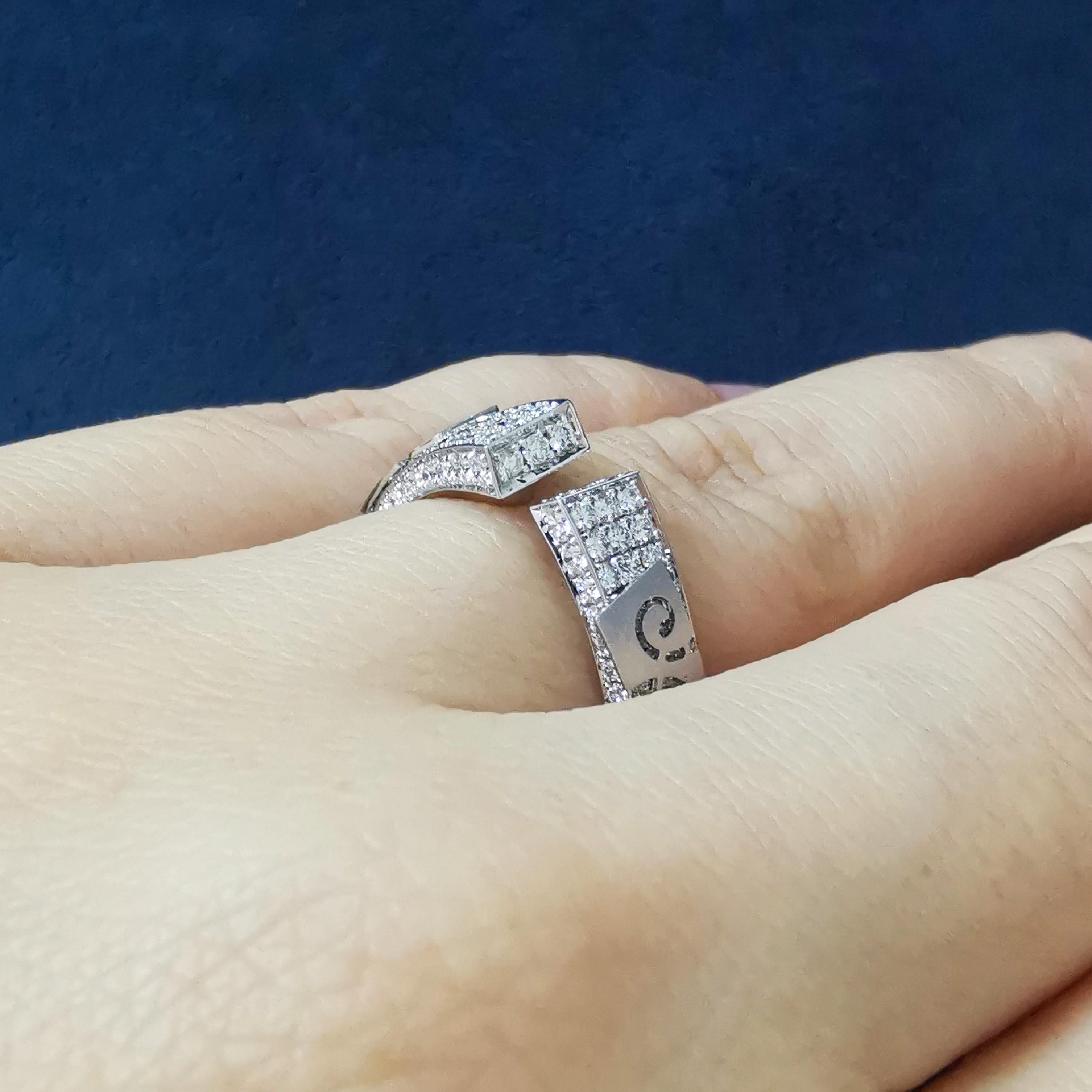 Diamonds 18 Karat White Gold Small Veil Ring For Sale 3