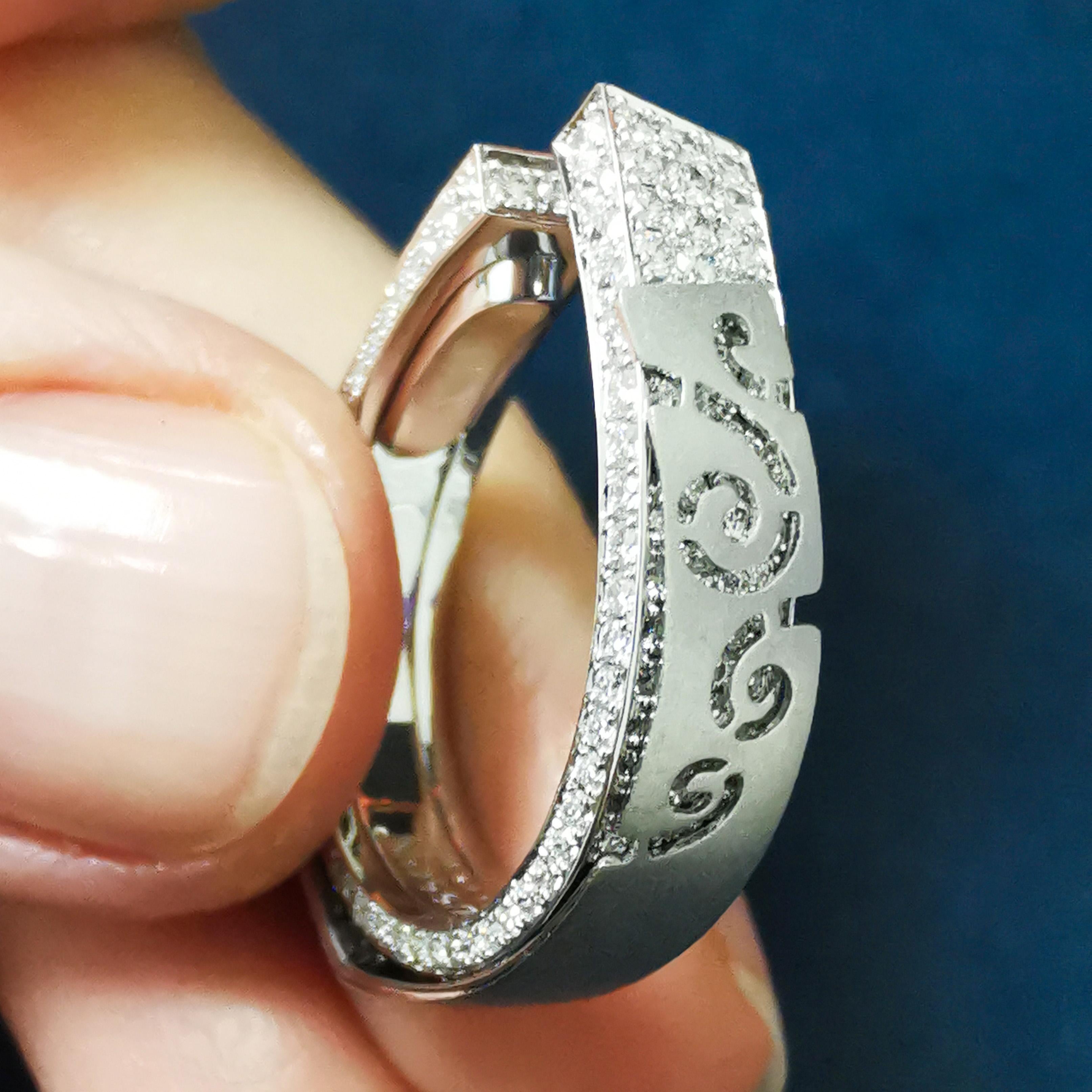 Diamonds 18 Karat White Gold Small Veil Ring In New Condition For Sale In Bangkok, TH
