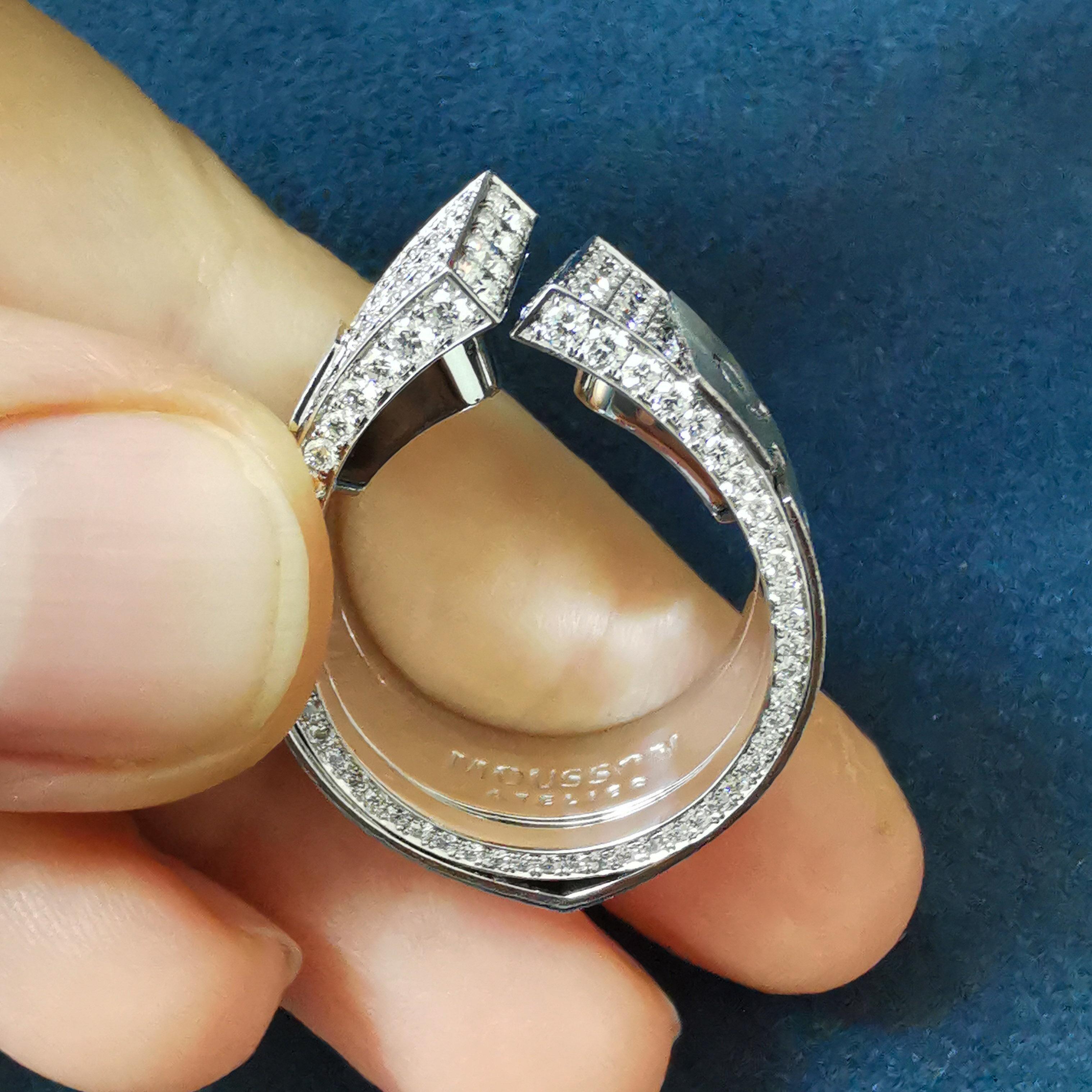 Round Cut Diamonds 18 Karat White Gold Veil Ring For Sale
