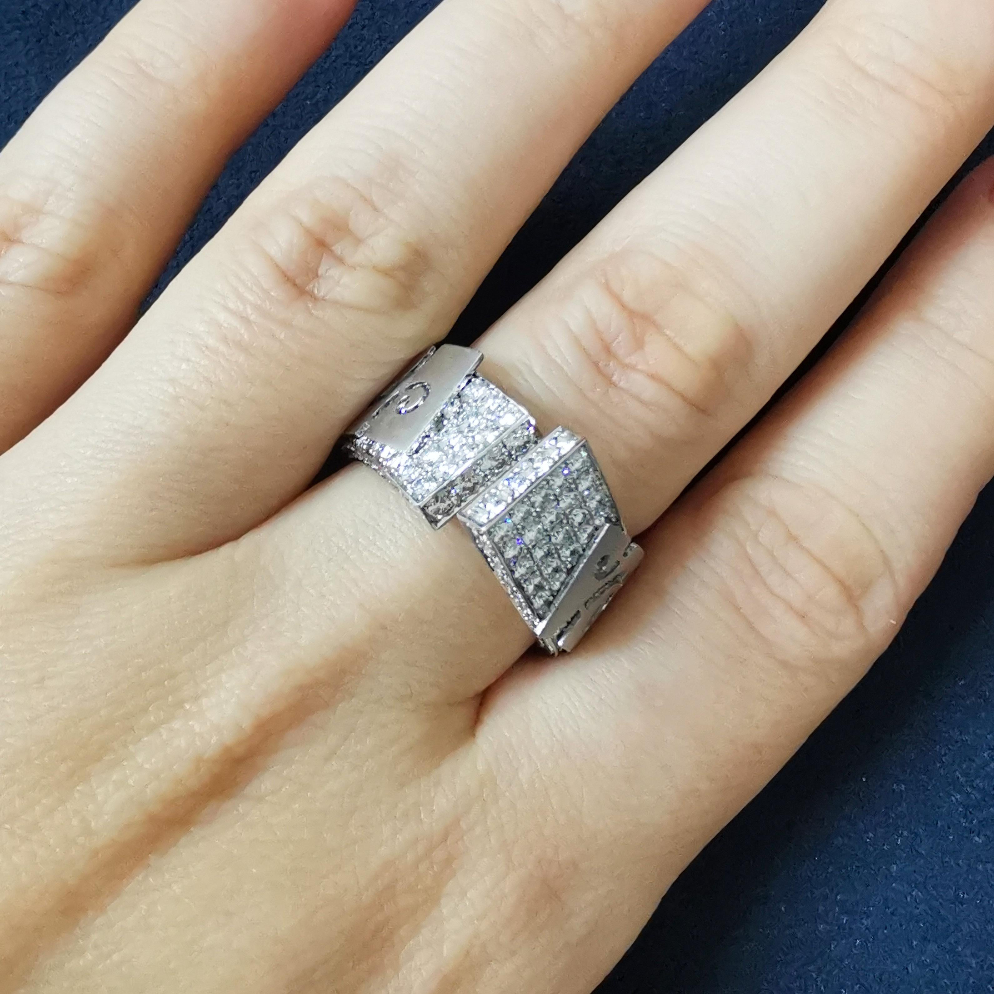 Diamonds 18 Karat White Gold Veil Ring For Sale 2