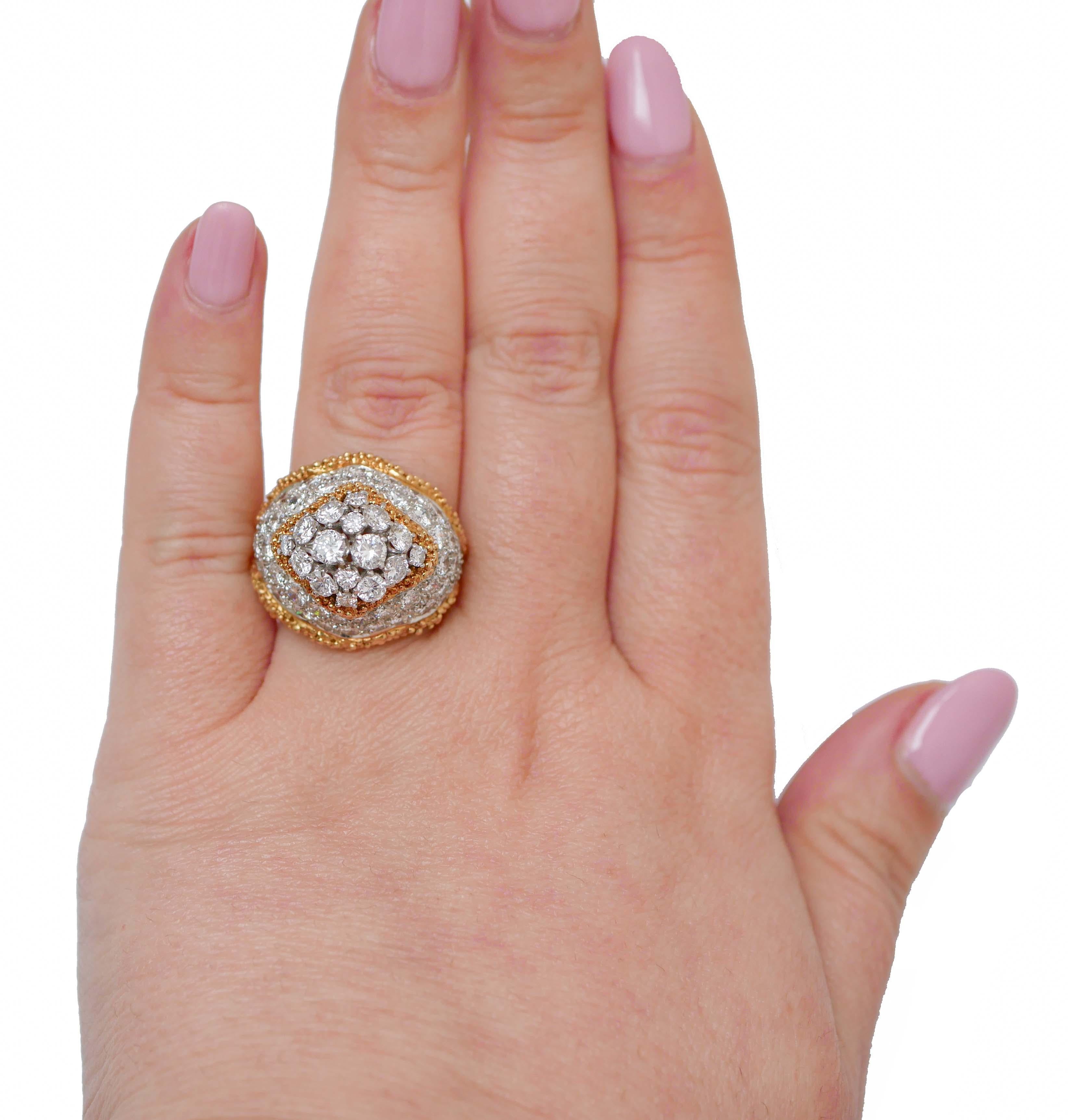 Ring aus 18 Karat Gelbgold mit Diamanten und Platin. (Brillantschliff) im Angebot
