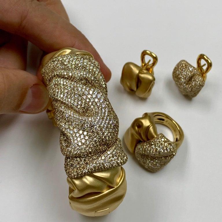 Diamanten-Armband aus 18 Karat Gelbgold im Angebot 2