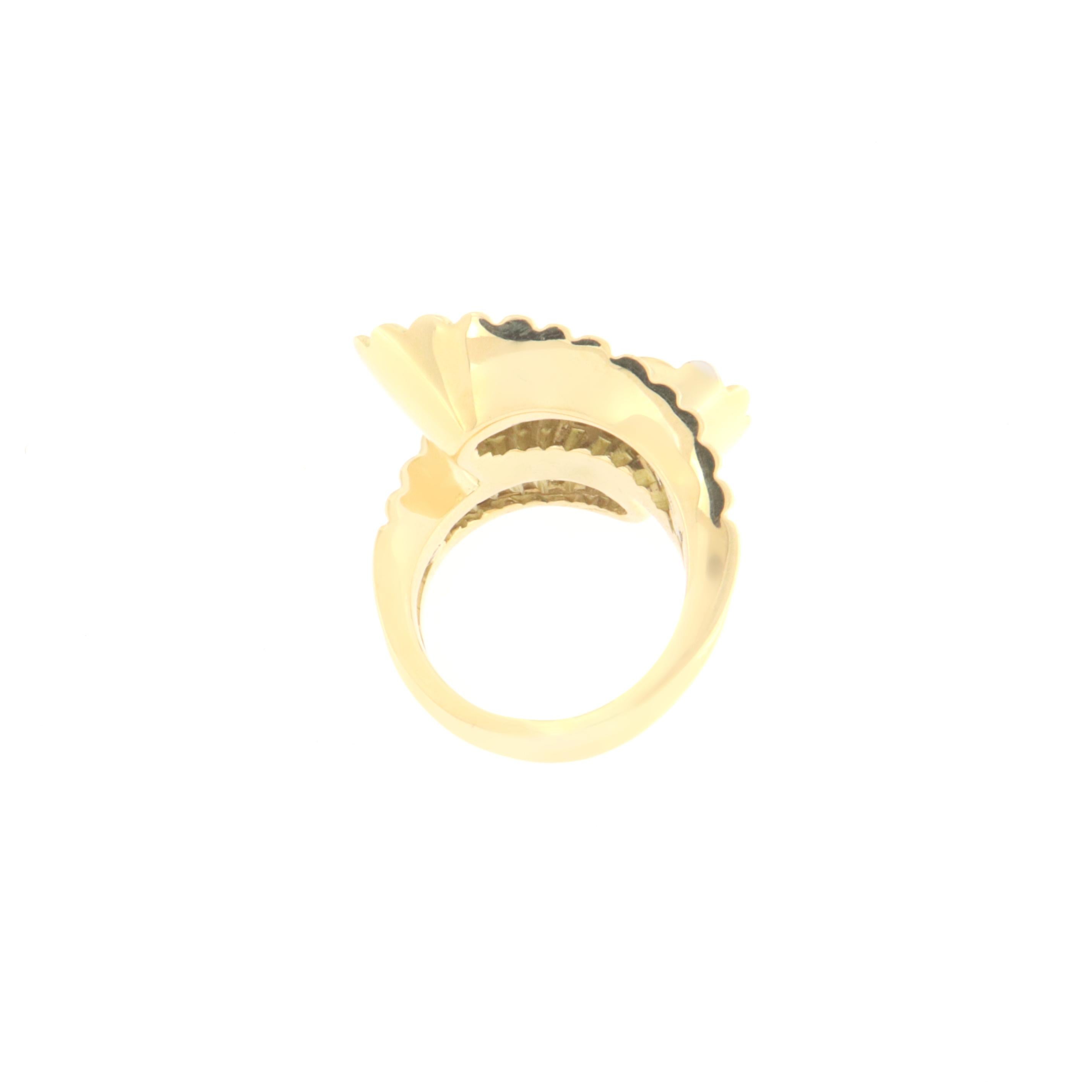 Women's Diamonds 18 Karat Yellow Gold Cocktail Ring For Sale