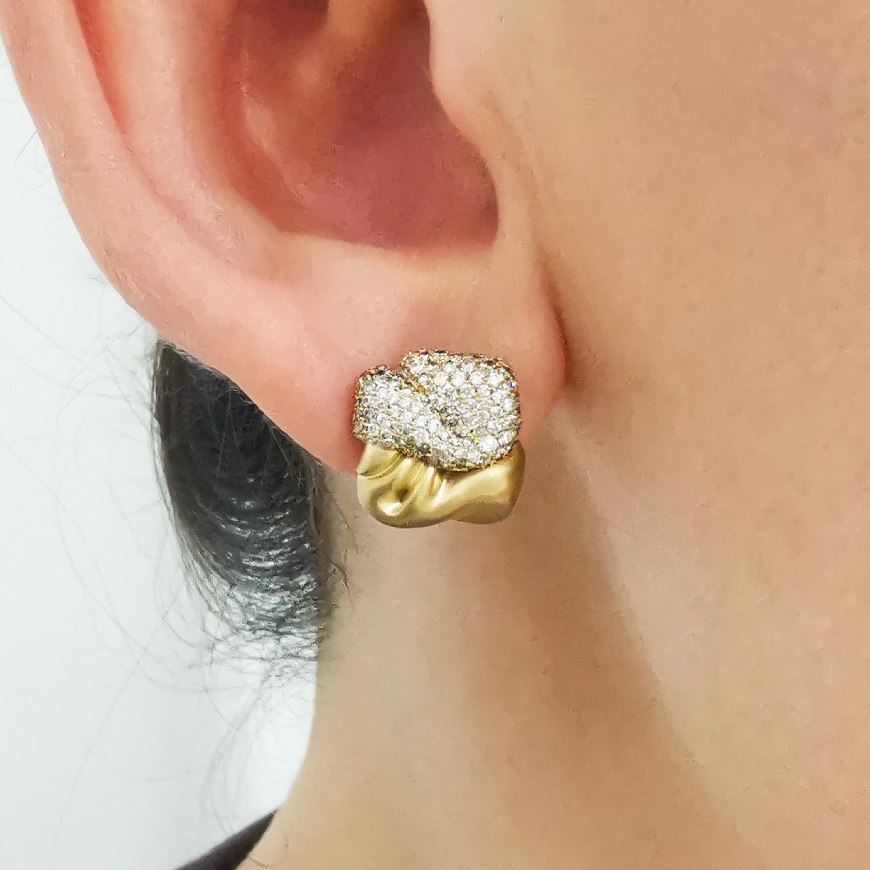 Diamanten-Ohrringe aus 18 Karat Gelbgold im Angebot 4
