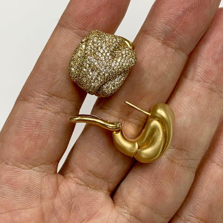 Diamanten-Ohrringe aus 18 Karat Gelbgold im Angebot 1