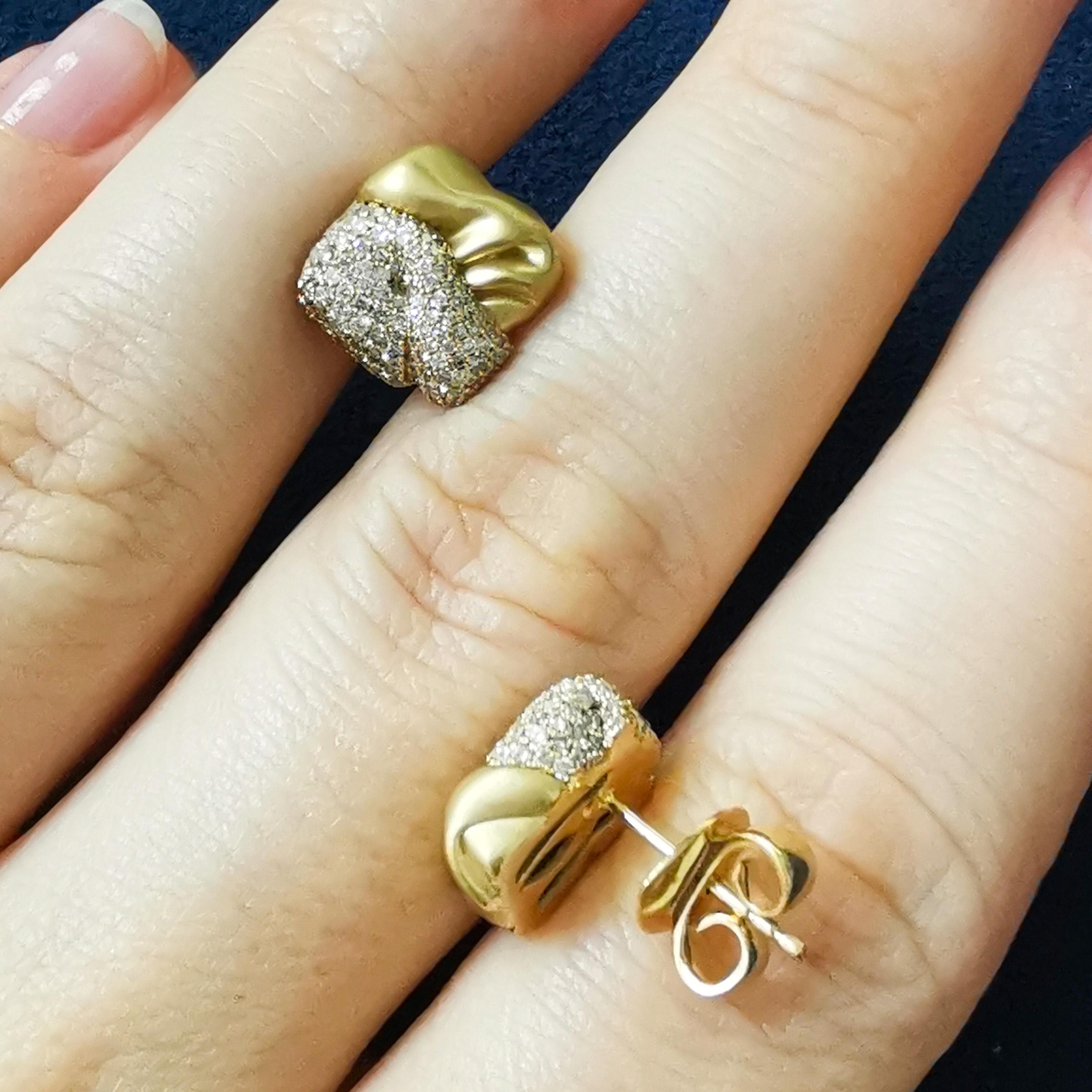 Diamanten-Ohrringe aus 18 Karat Gelbgold 1