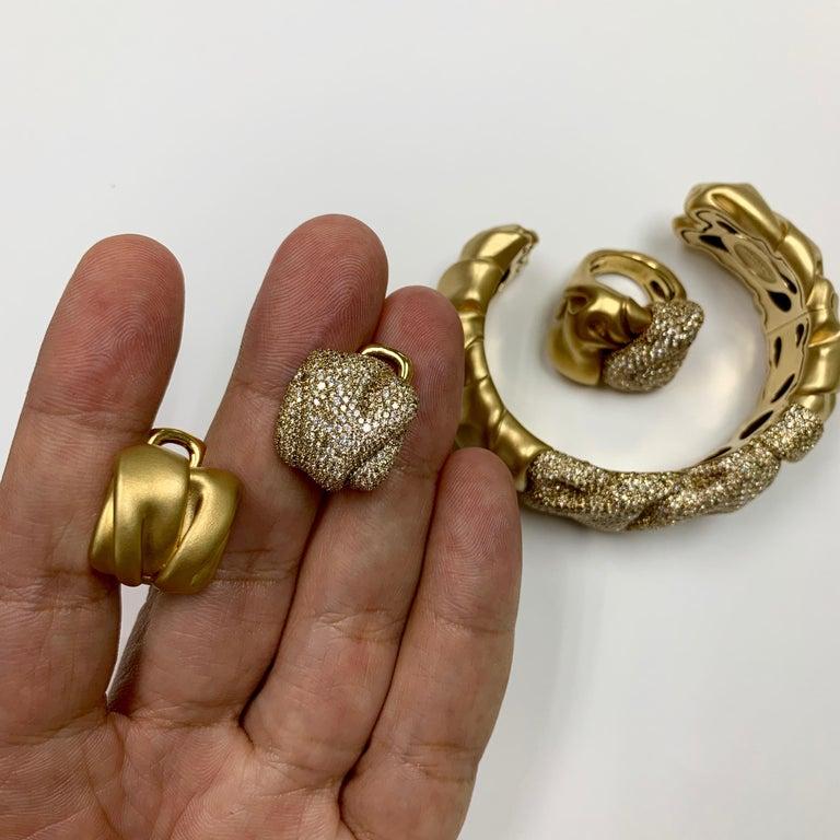 Diamonds 18 Karat Yellow Gold Earrings For Sale 3