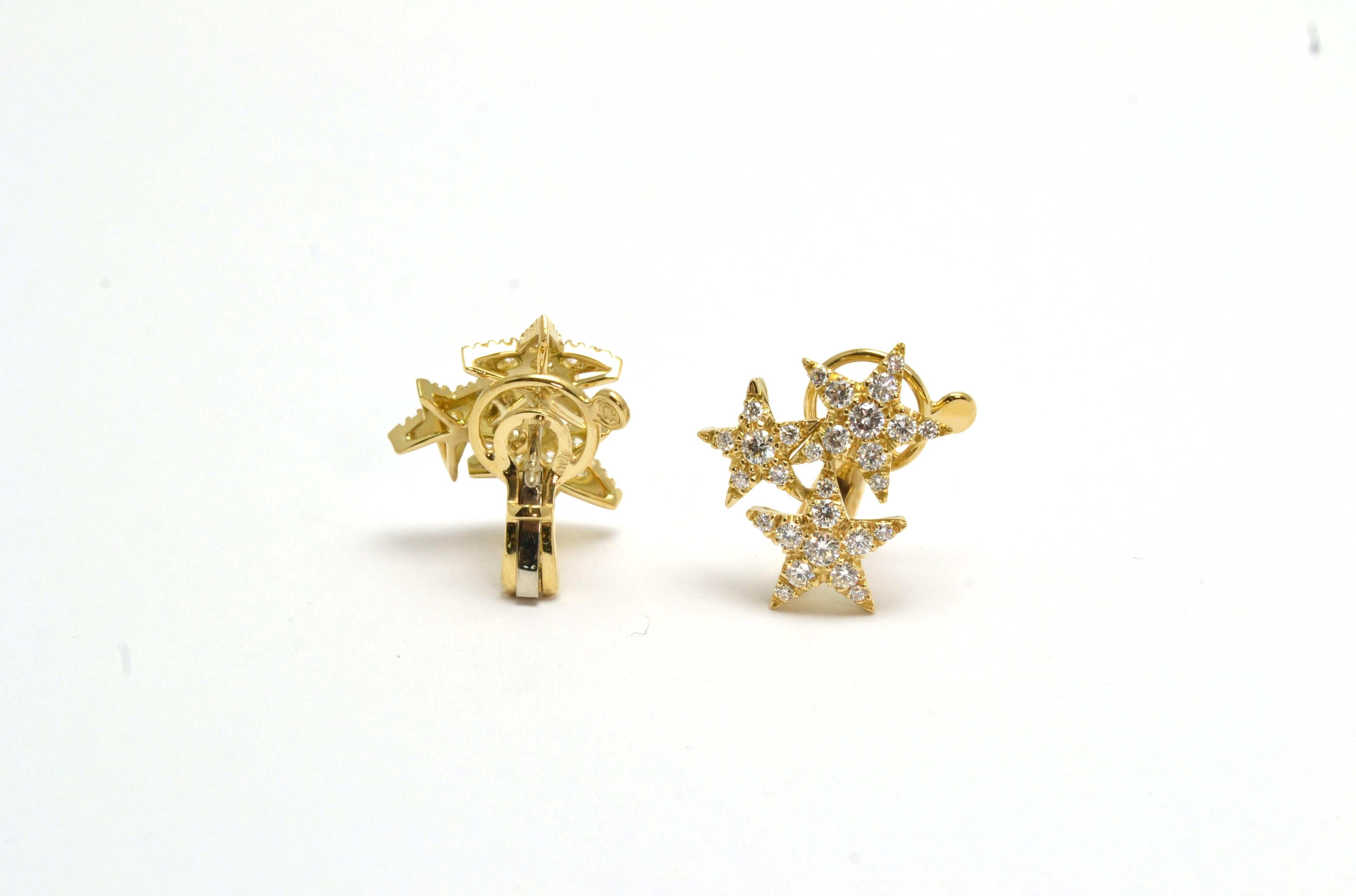 Ohrringe mit Diamanten aus 18 Karat Gelbgold, handgefertigt in Italien mit Sternen (Zeitgenössisch) im Angebot