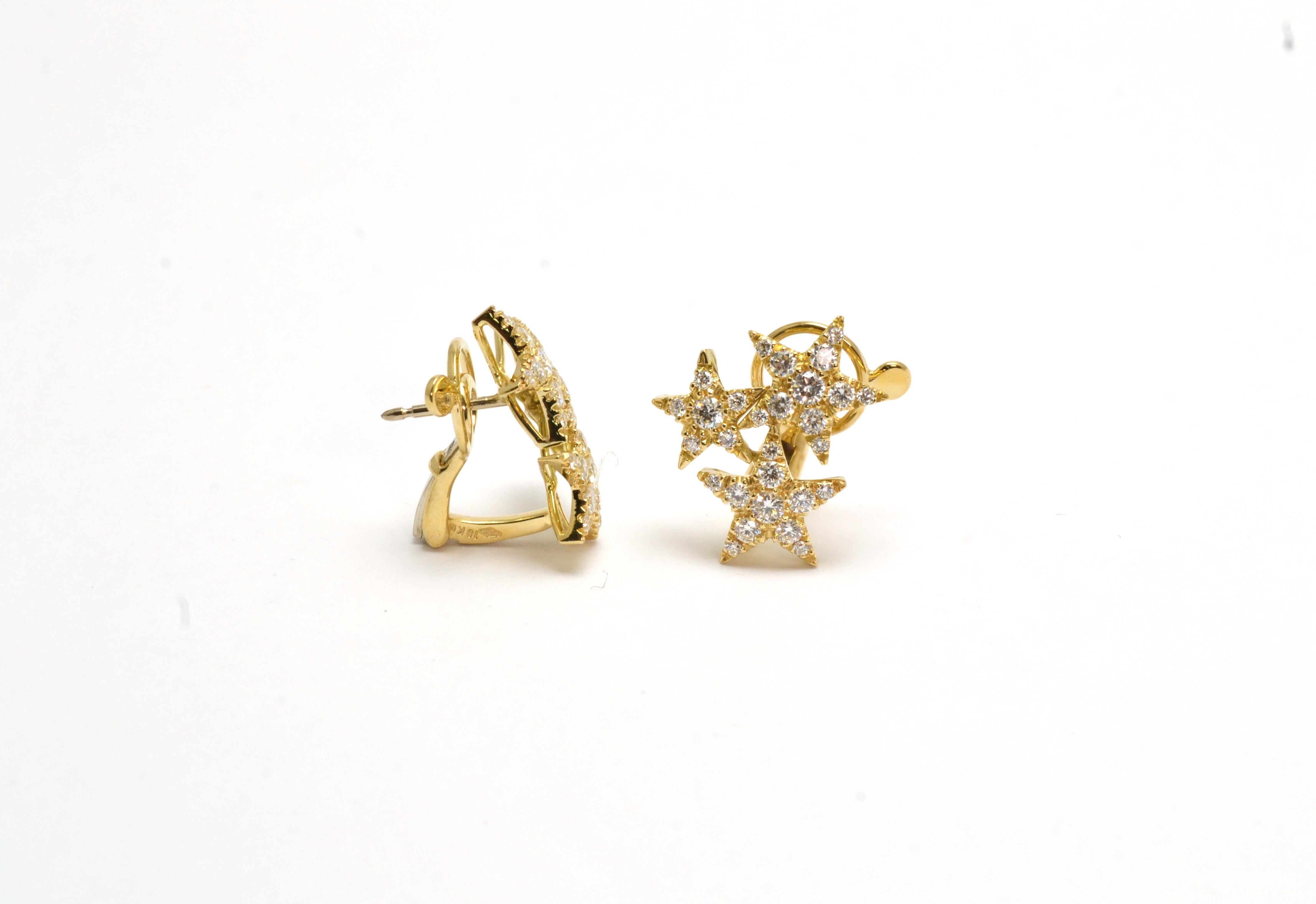 Taille ronde Boucles d'oreilles étoiles en or jaune 18 carats fabriquées à la main en Italie en vente