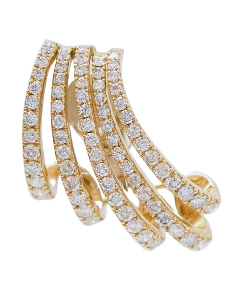 Elegant modern earrings in 18 kt yellow gold structure mounted with diamonds.
Diamonds 6.83 ct
Total Weight 25.70 gr
RF     G          UAUOR

For any informations, feel free to contact the seller through the message center.
