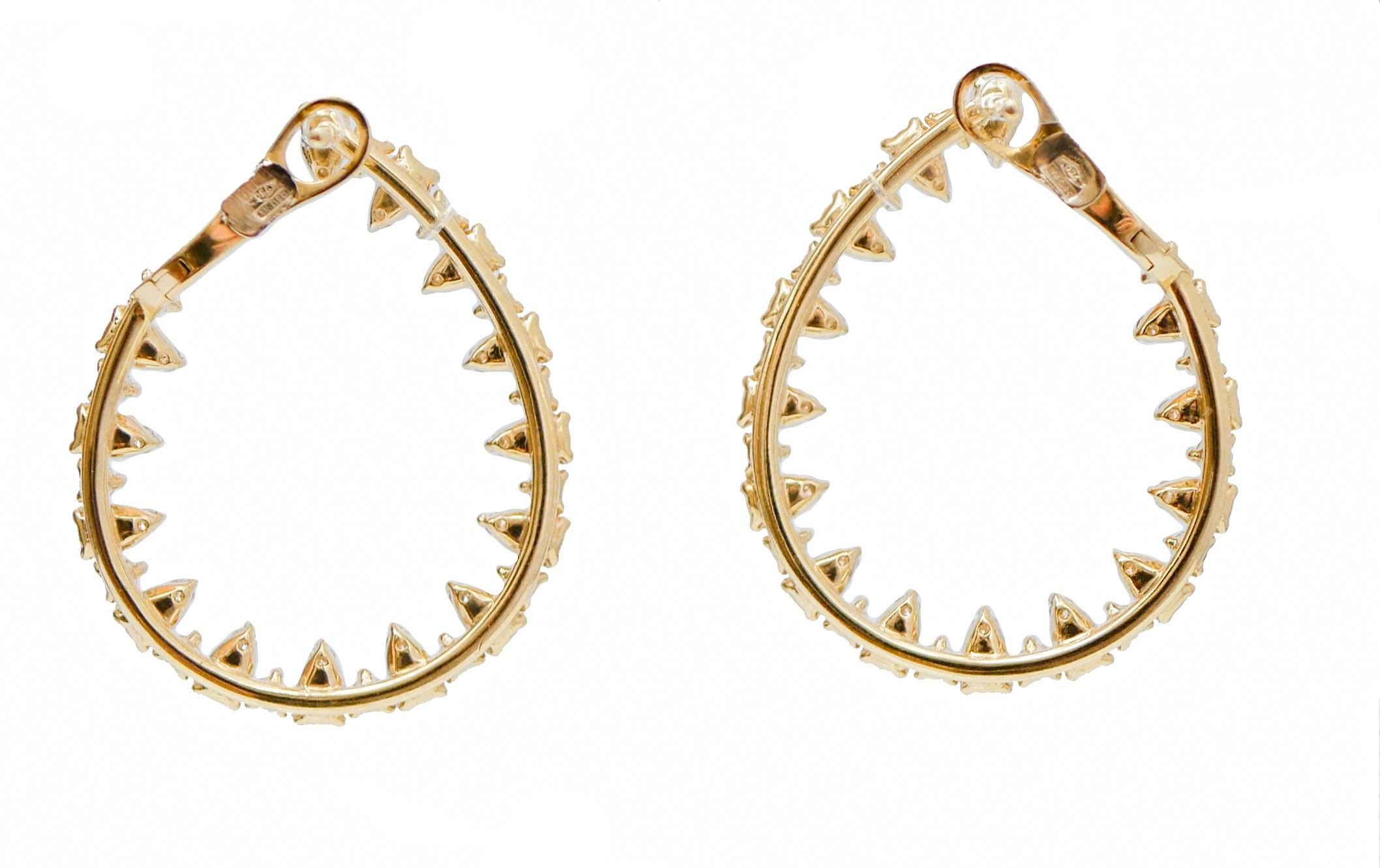 Brilliant Cut Diamonds, 18 Karat Yellow Gold Modern Earrings. For Sale