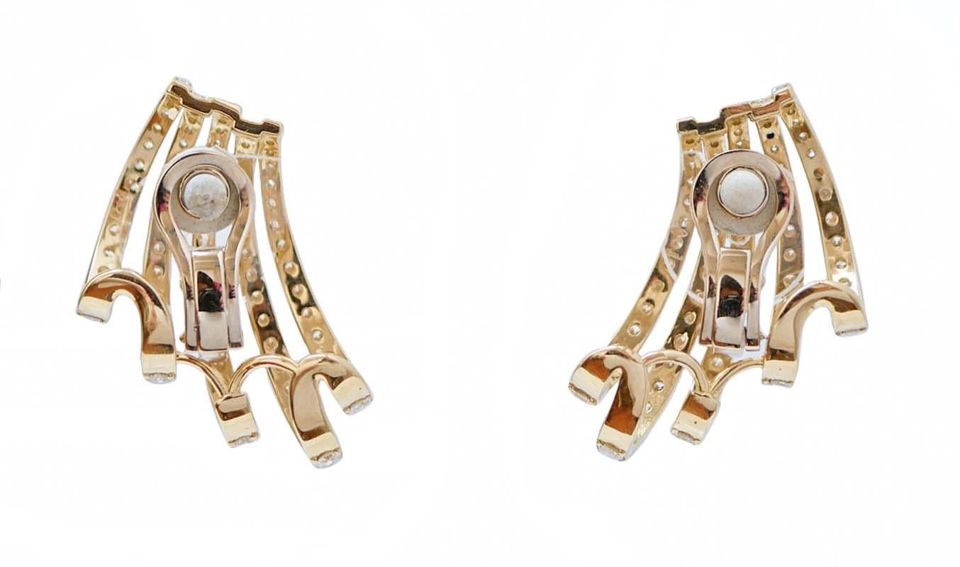 Brilliant Cut Diamonds, 18 Karat Yellow Gold Modern Earrings.