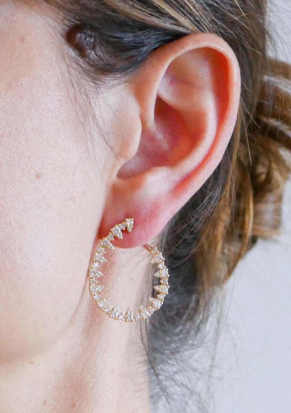 Women's Diamonds, 18 Karat Yellow Gold Modern Earrings. For Sale