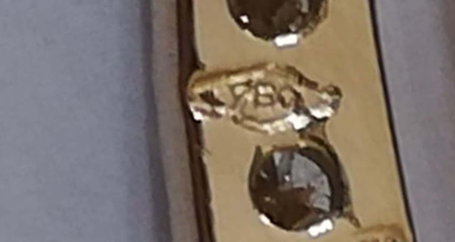 Diamonds, 18 Karat Yellow Gold Modern Earrings. 1