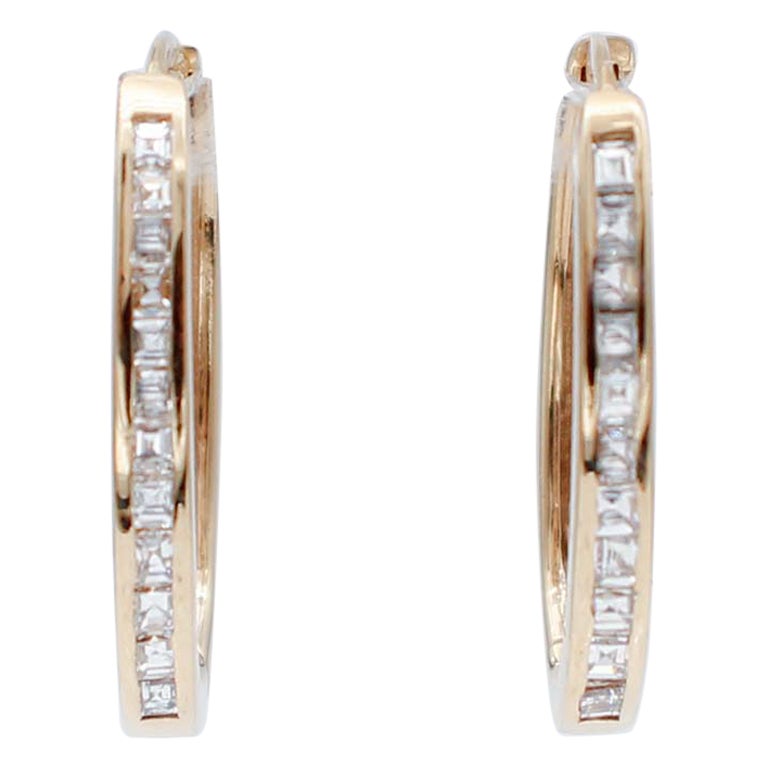Boucles d'oreilles modernes en or jaune 18 carats et diamants