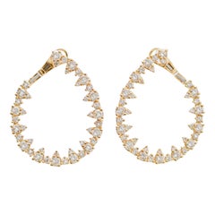 Diamantes, Pendientes Modernos de Oro Amarillo de 18 Kilates.