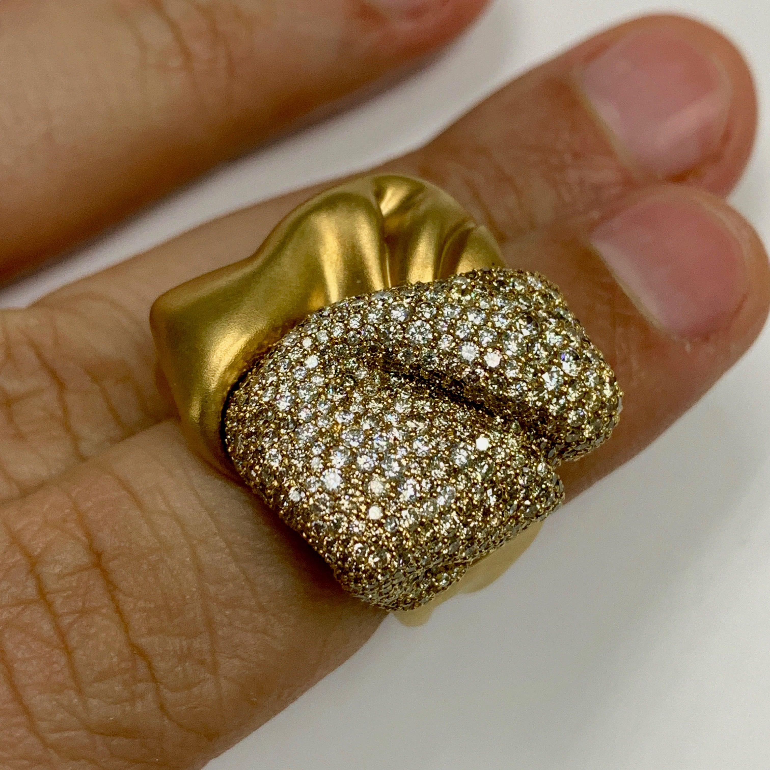 For Sale:  Diamonds 18 Karat Yellow Gold Ring 11