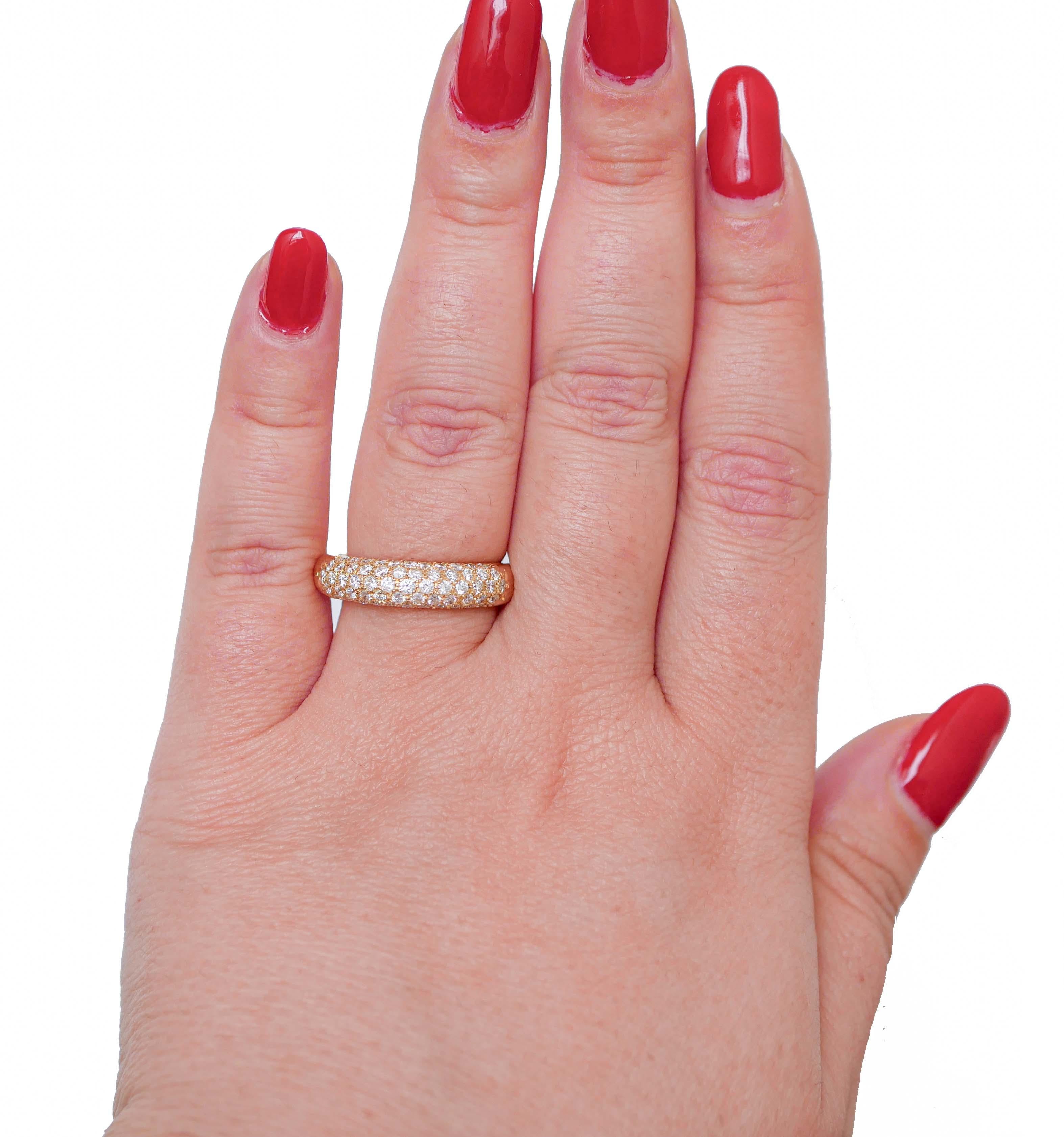 Brilliant Cut Diamonds, 18 Karat Yellow Gold Ring. For Sale
