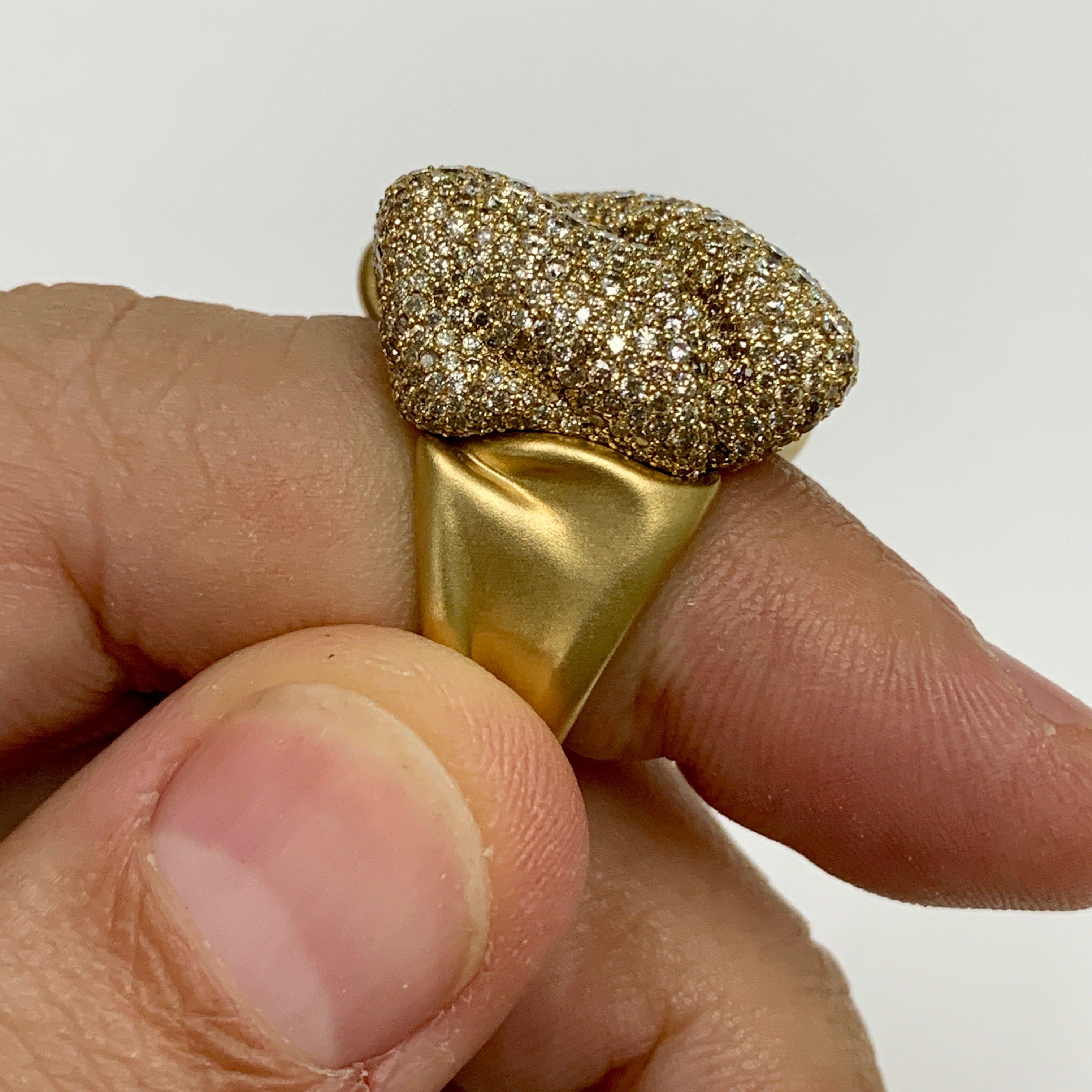 For Sale:  Diamonds 18 Karat Yellow Gold Ring 9