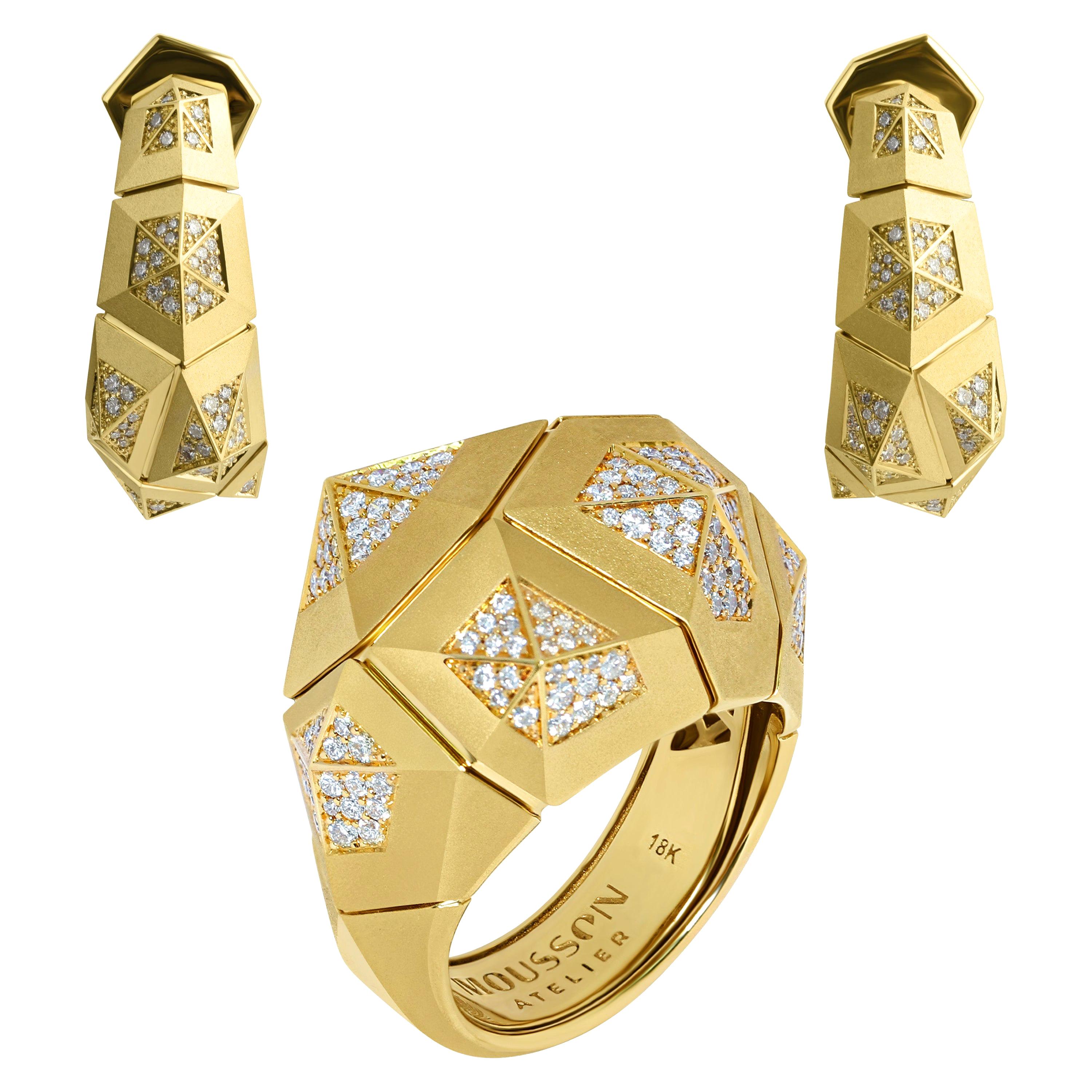 For Sale:  Diamonds 18 Karat Yellow Matte Gold Geometry Big Suite