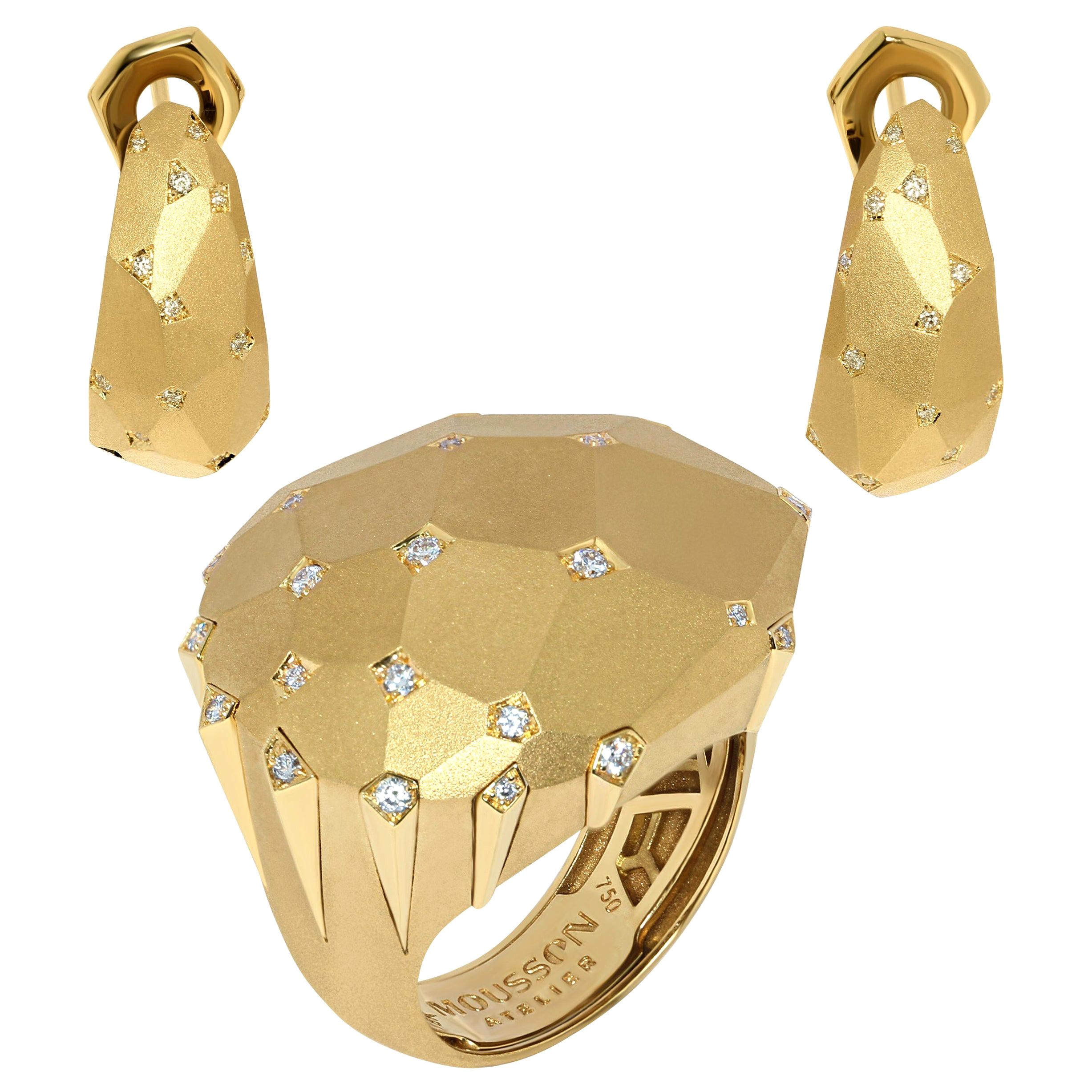 For Sale:  Diamonds 18 Karat Yellow Matte Gold Geometry Big Suite