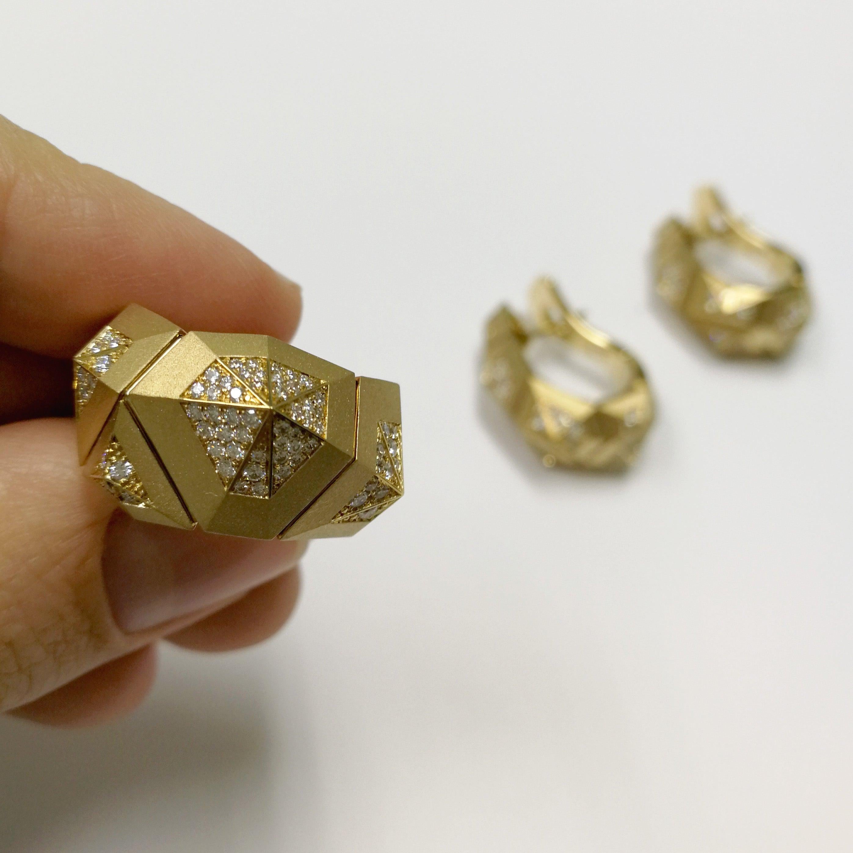 Im Angebot: Diamanten 18 Karat Gelbgold Matte Gold Geometrie Ring () 10