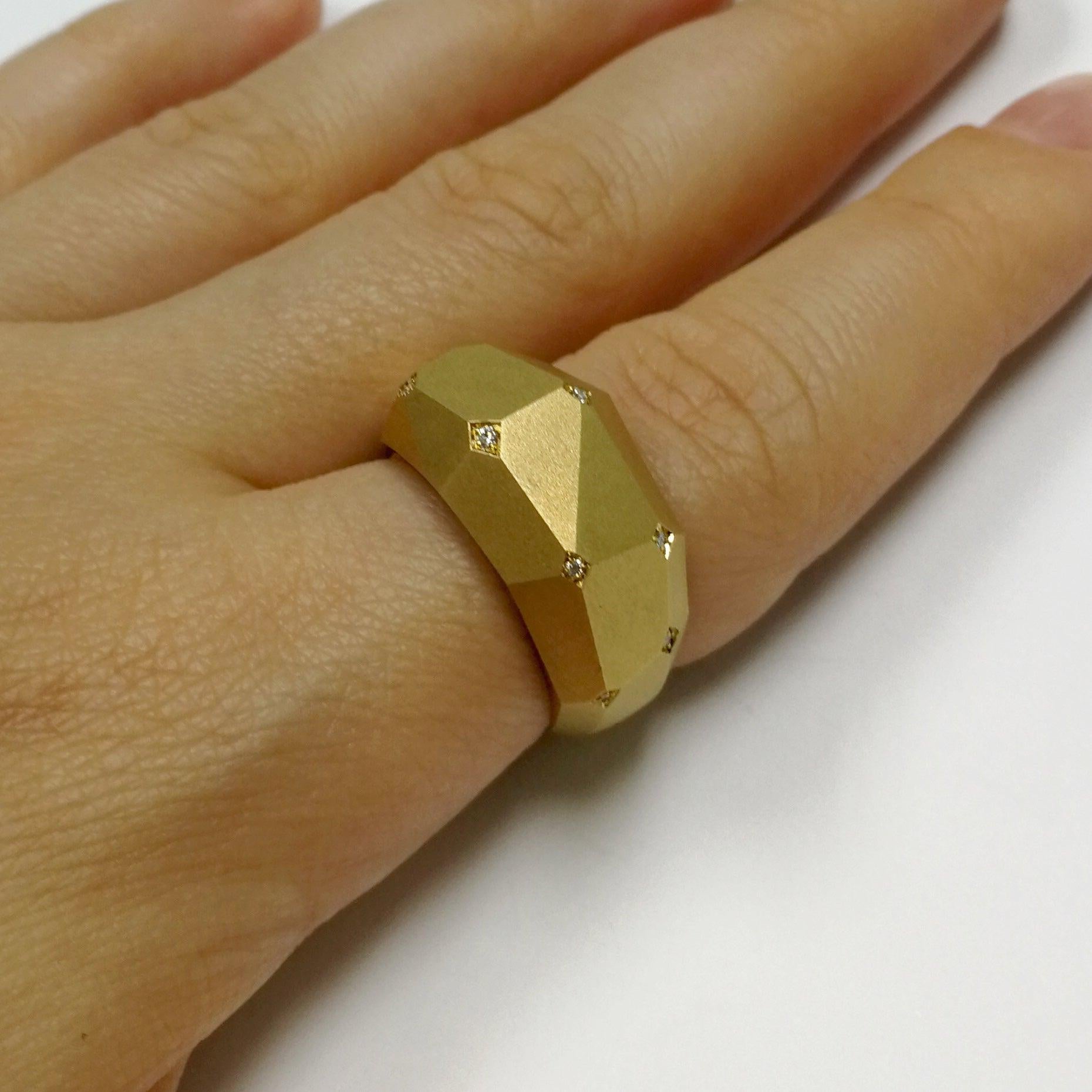For Sale:  Diamonds 18 Karat Yellow Matte Gold Geometry Small Ring 8