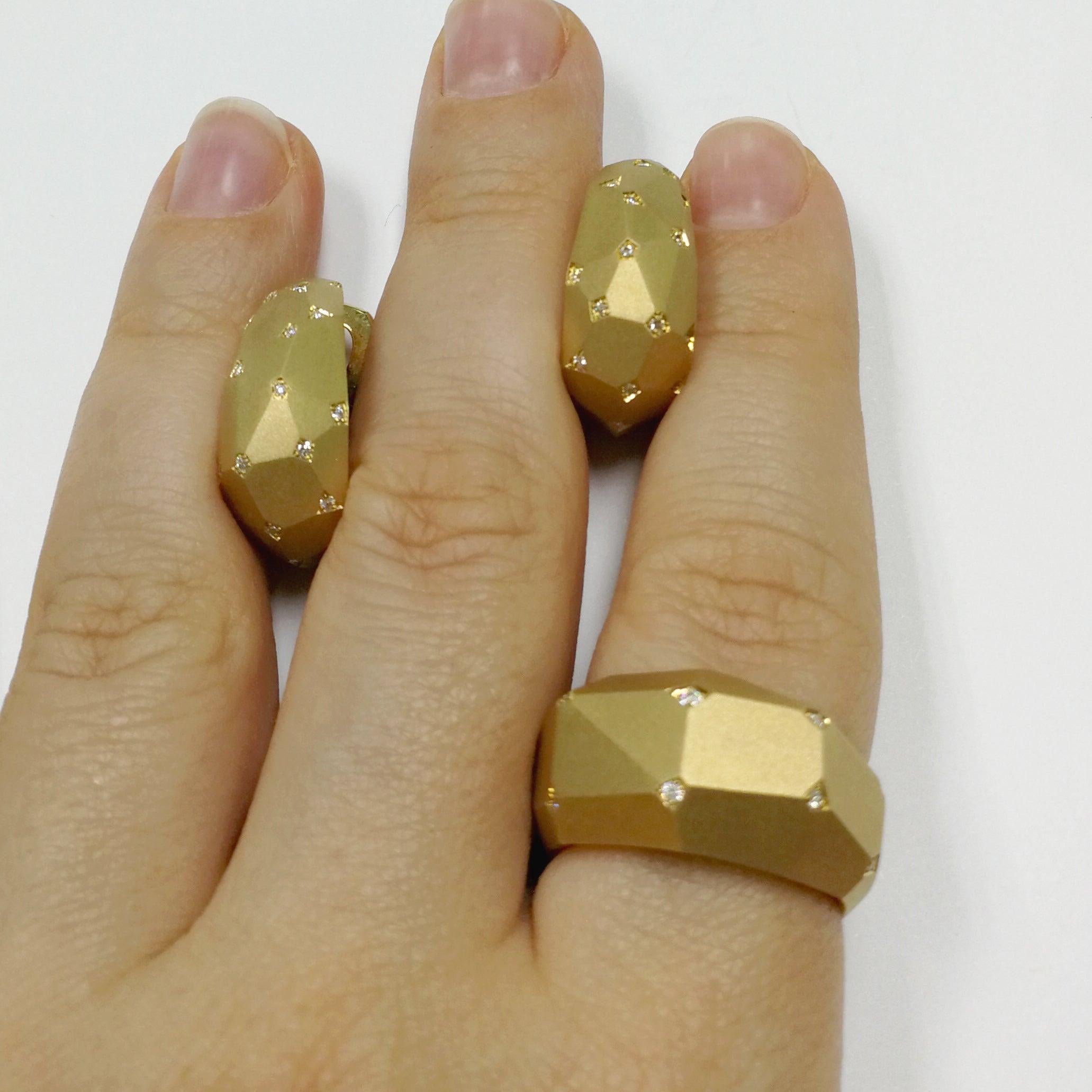 For Sale:  Diamonds 18 Karat Yellow Matte Gold Geometry Small Suite 5