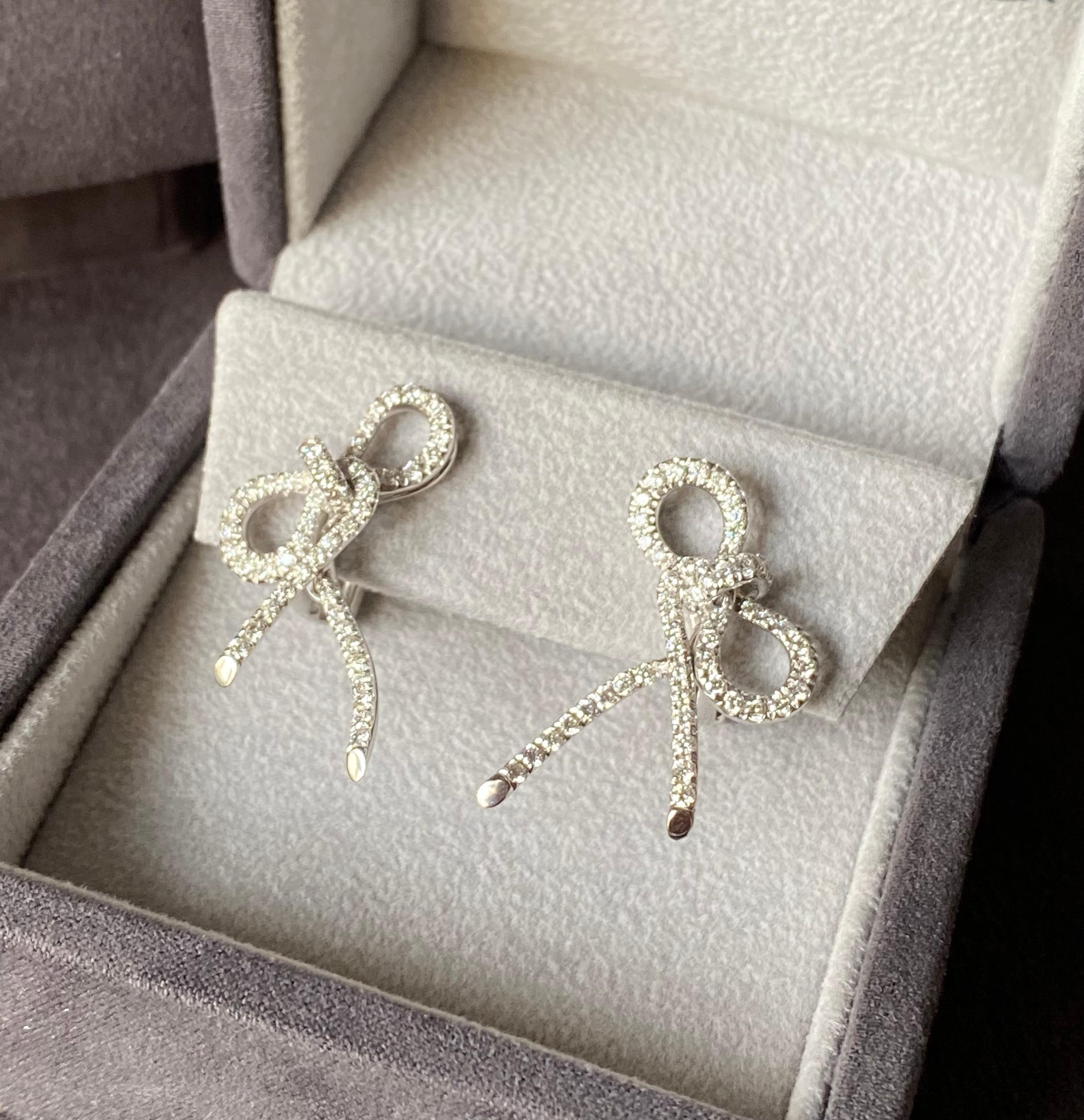 Women's Diamonds 18 Karat White Gold Handmade in Italy Bow Earrings