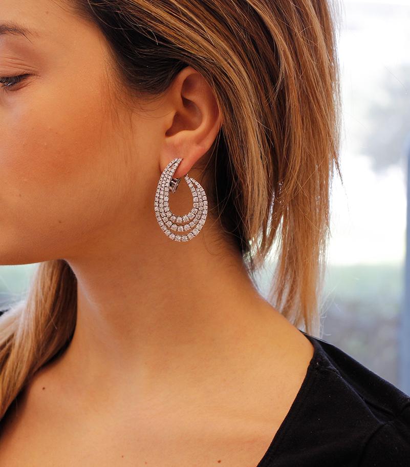 10 carat Diamonds, 18 Karat White Gold Tennis Earrings In Good Condition In Marcianise, Marcianise (CE)