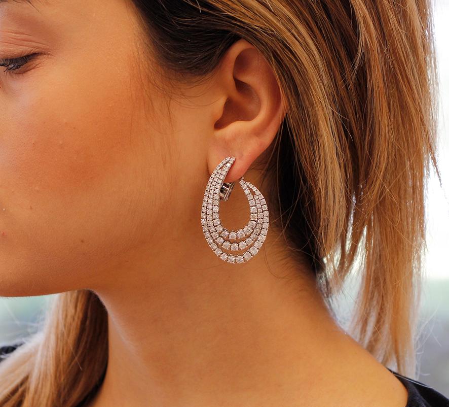 Women's 10 carat Diamonds, 18 Karat White Gold Tennis Earrings