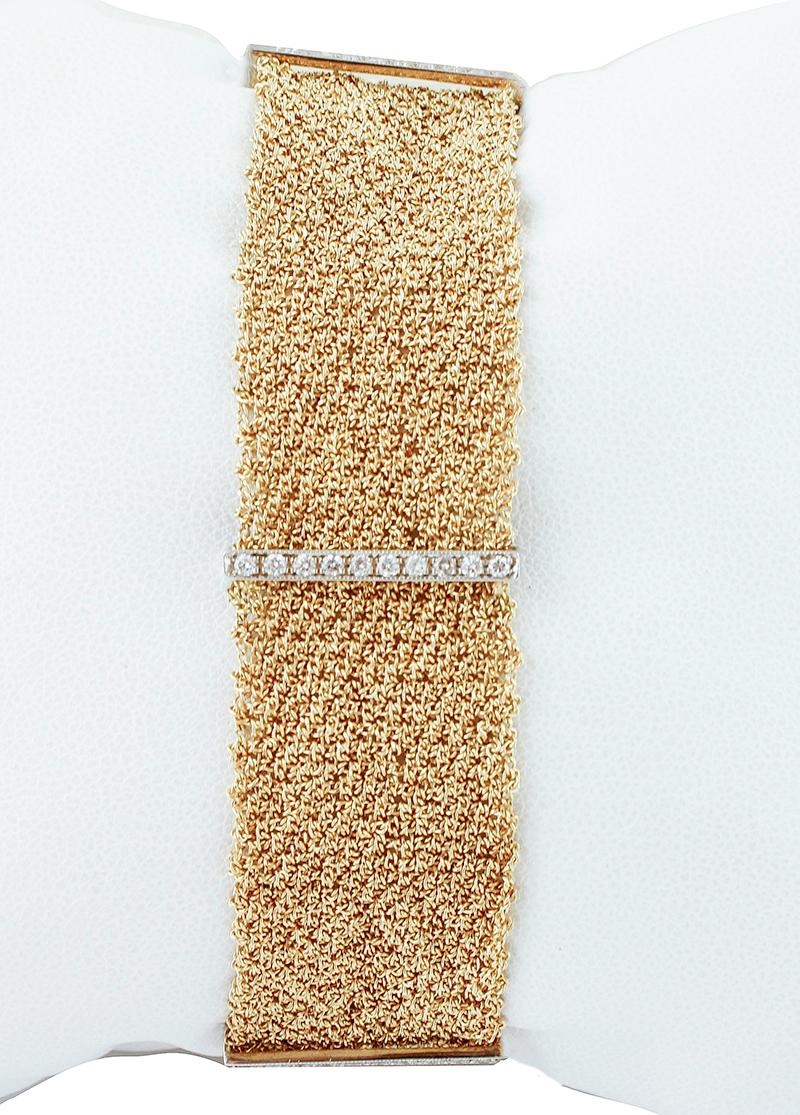 Armband aus 18 Karat Weiß- und Gelbgold mit Diamanten (Rundschliff) im Angebot