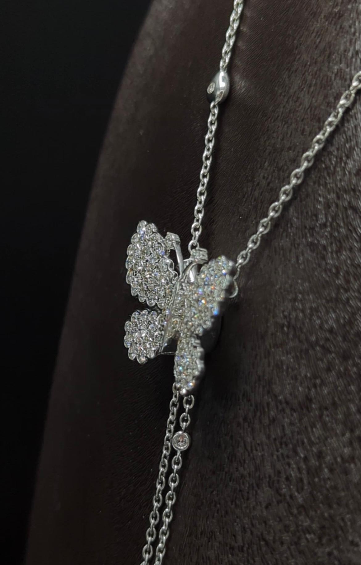 Diamanti  Collana con farfalla in oro bianco 18 carati in vendita 1