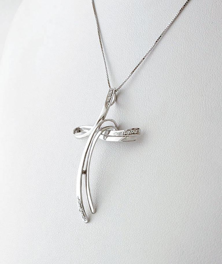 18K WG BIGGER CROSS PENDANT NECKLACE main image 1