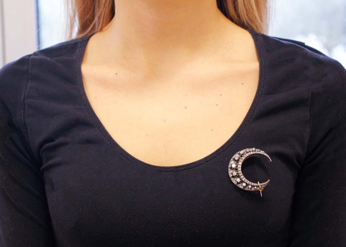 Diamanti, Spilla a forma di luna in argento e 18 carati del XIX secolo In condizioni buone a Marcianise, Marcianise (CE)