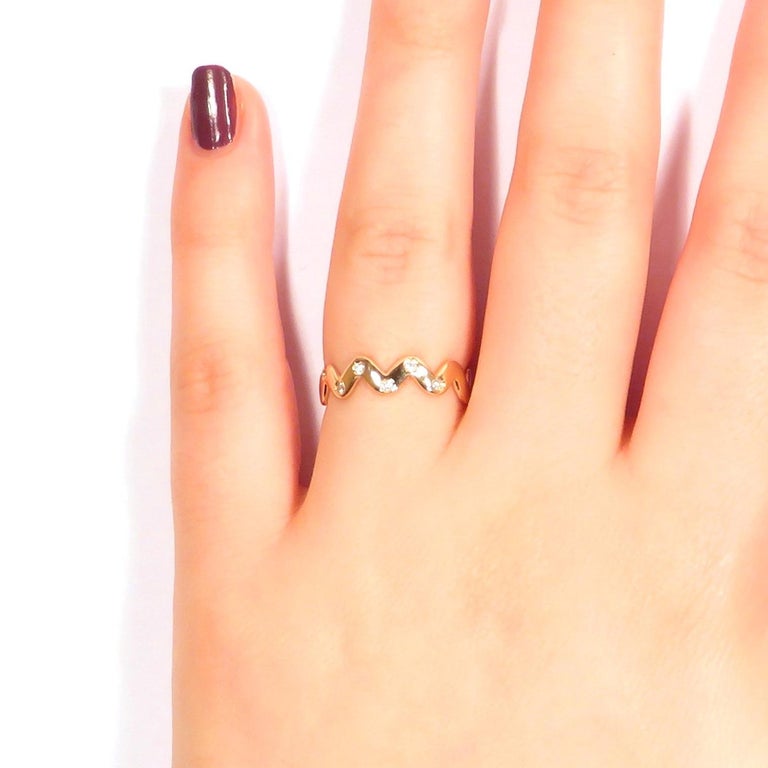 Diamonds 9 Karat Rose Gold Zig Zag Stacking Ring Handcrafted in Italy