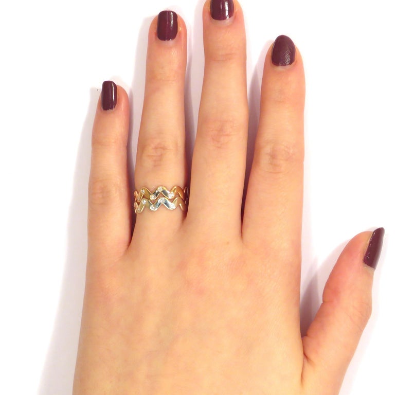 Diamonds 9 Karat Rose Gold Zig Zag Stacking Ring Handcrafted in Italy