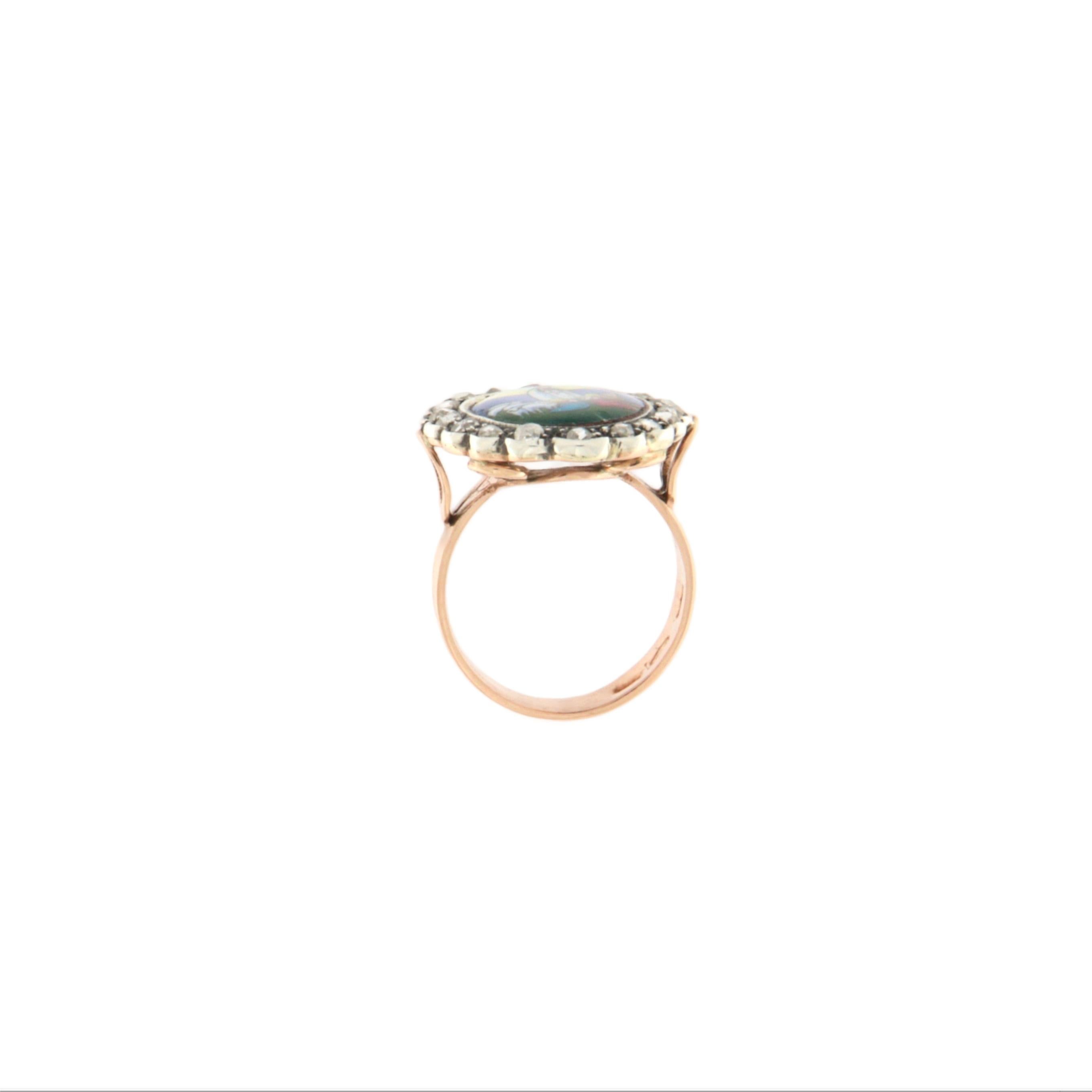 We present a captivating handcrafted ring made of 9-karat yellow gold and 800 silver, combining the value of noble materials with strong symbolic and artistic meaning. This is a unique and refined piece, ideal for those who appreciate jewelry with a