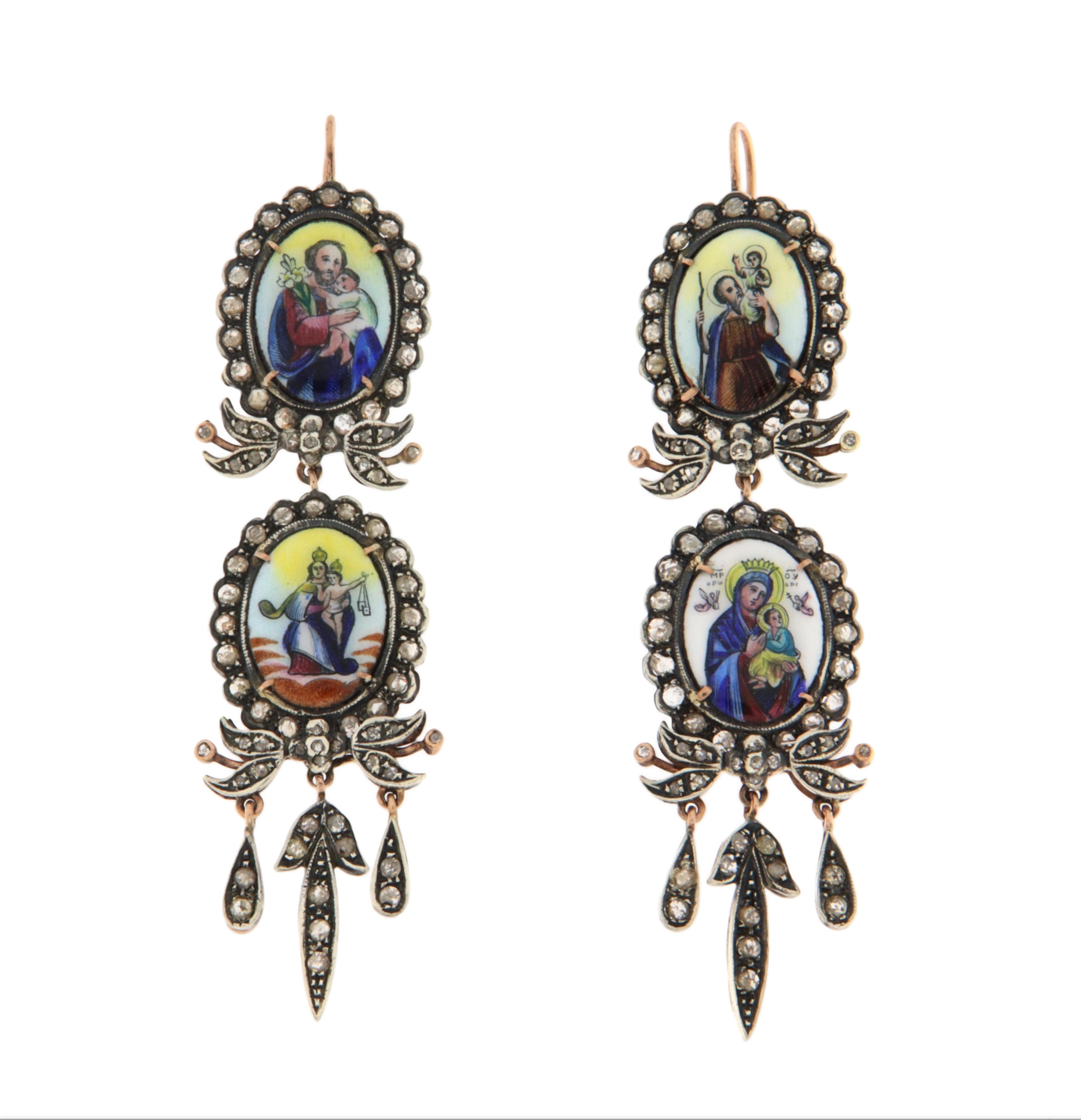 Boucles d'oreilles pendantes en or jaune 9 carats et diamants Pour femmes en vente