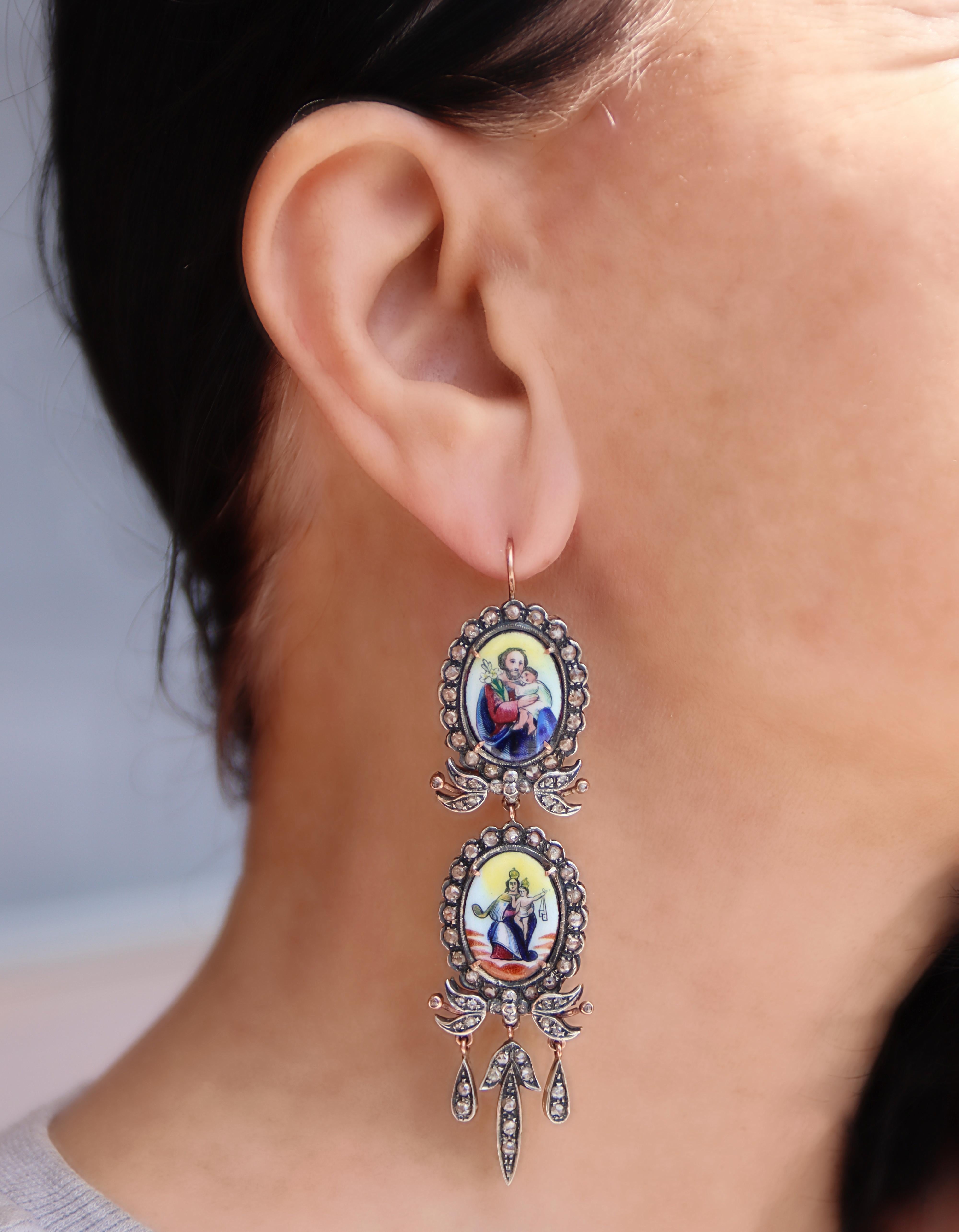 Boucles d'oreilles pendantes en or jaune 9 carats et diamants en vente 1