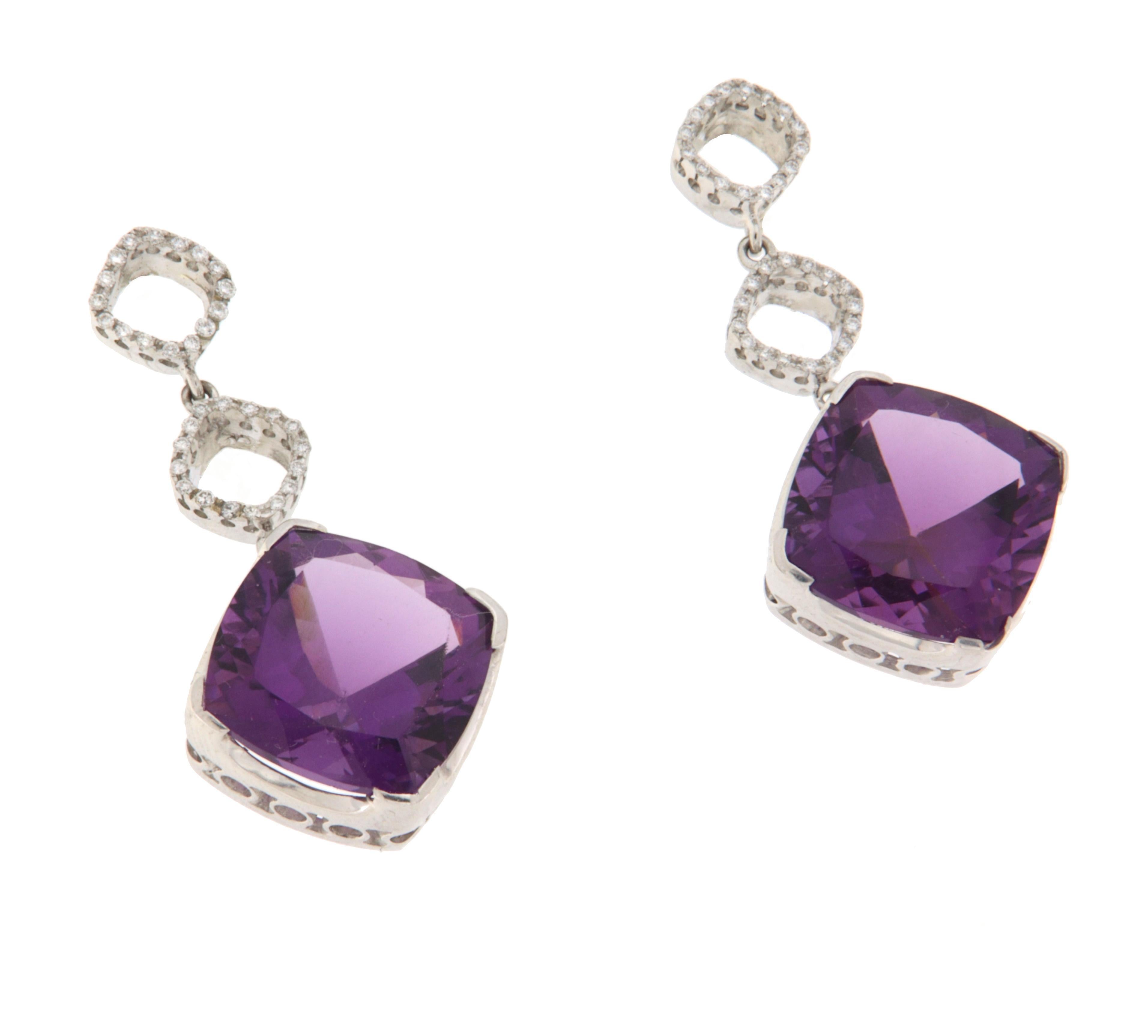 Artisan Boucles d'oreilles pendantes en or blanc 18 carats avec diamants et améthyste en vente