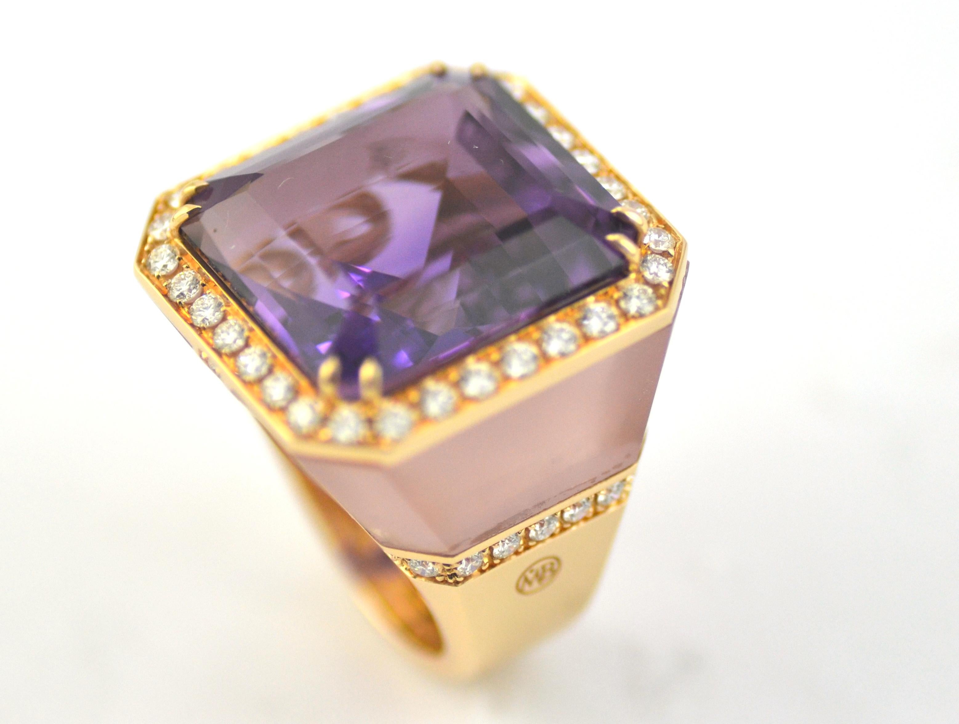 Stunning cocktail ring designed and handcrafted in Margherita Burgener workshop, Italy.
Consistent weight of gold, decorated by inserts in natural pink quartz, centering a Brazilian clean and well saturated amethyst of  more than 30 carats.
70