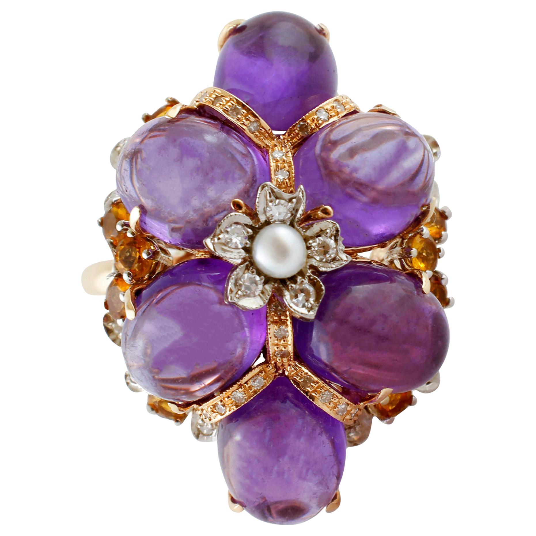 Bague Retrò en diamants, améthyste, topaze jaune, perle, or rose et blanc en forme de grappe